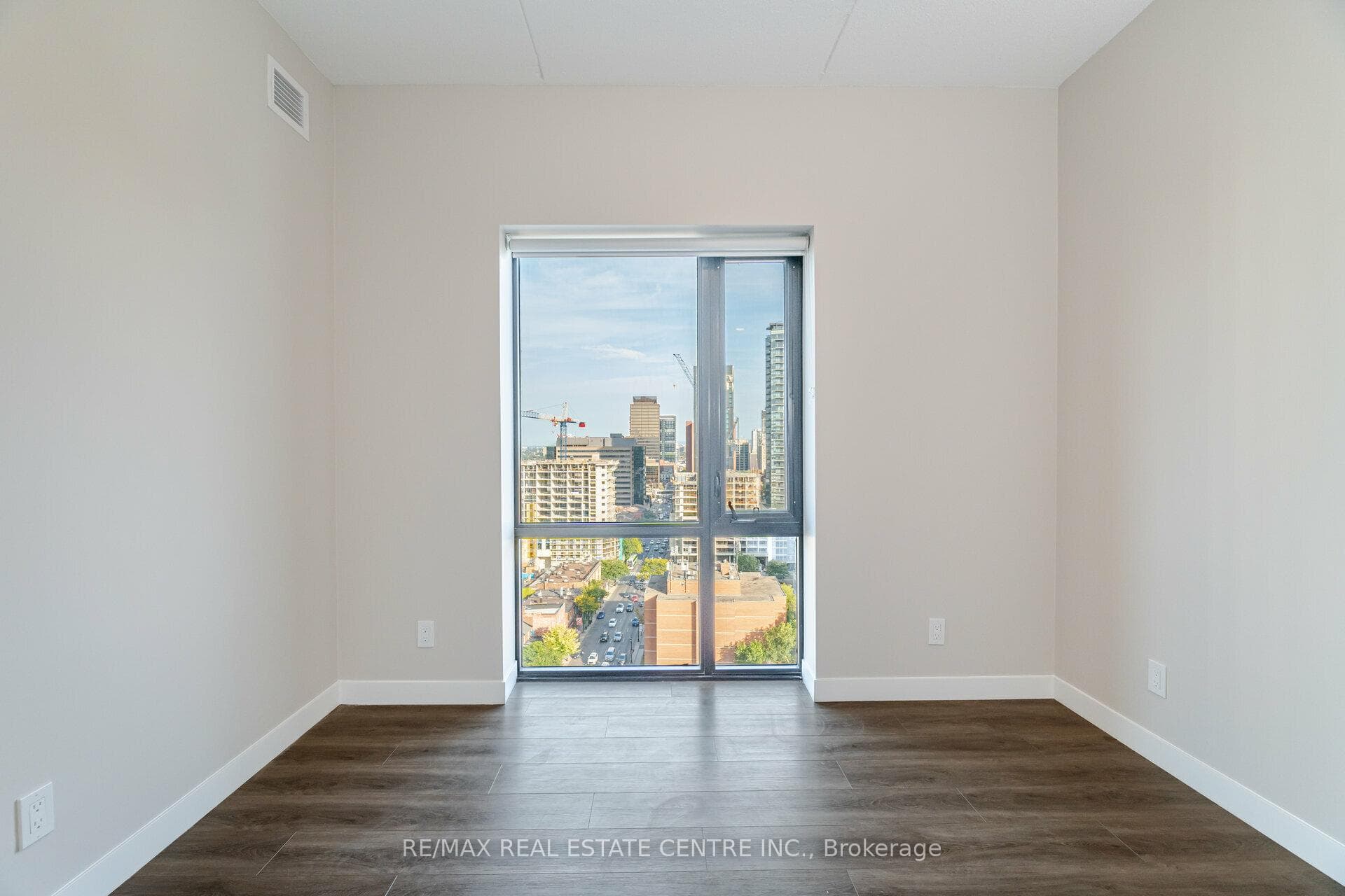 15 Queen Street Unit 1411 photo 16