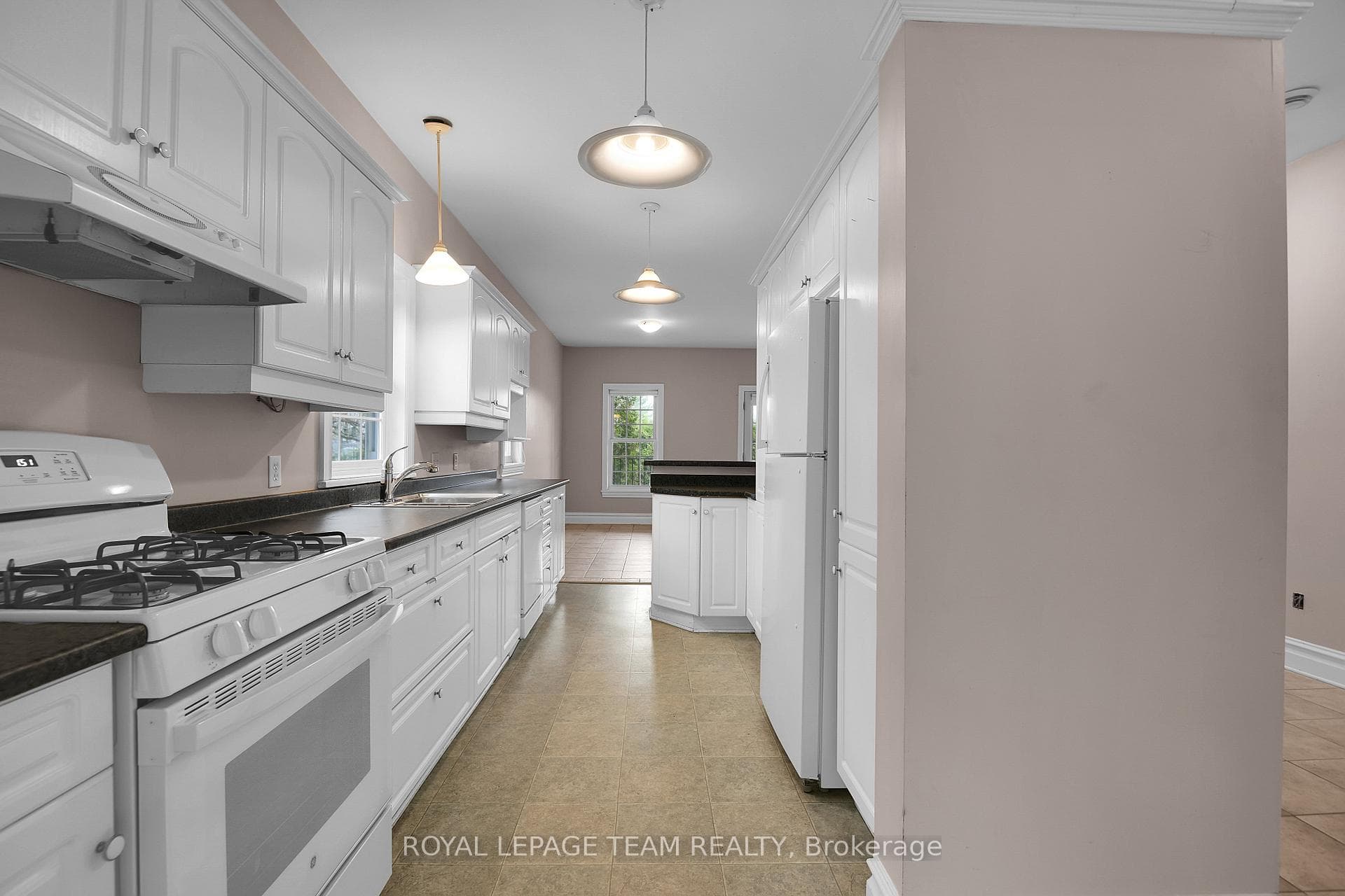 123 Charlotte Street photo 19