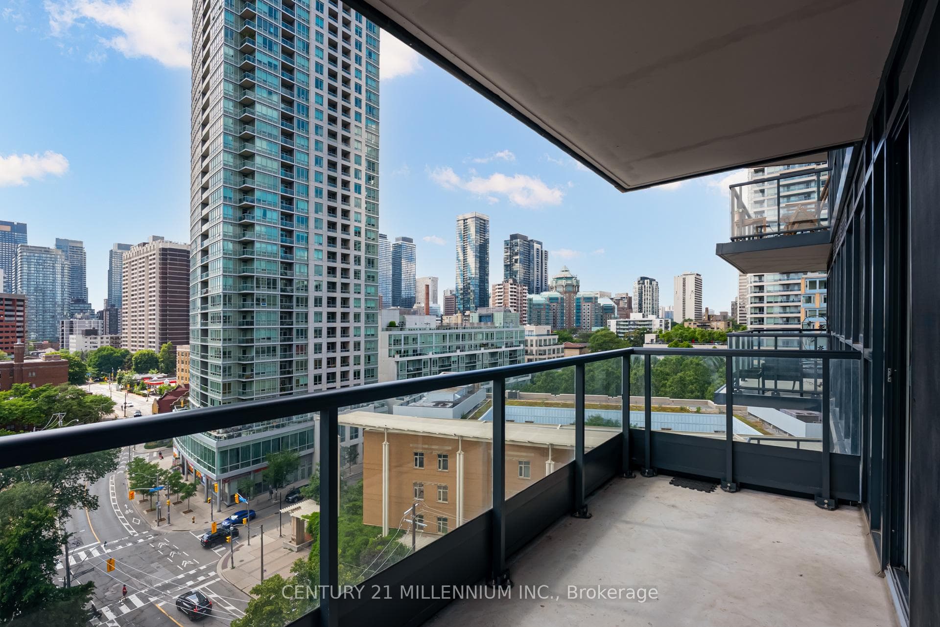 159 Wellesley Street Unit 708 photo 11