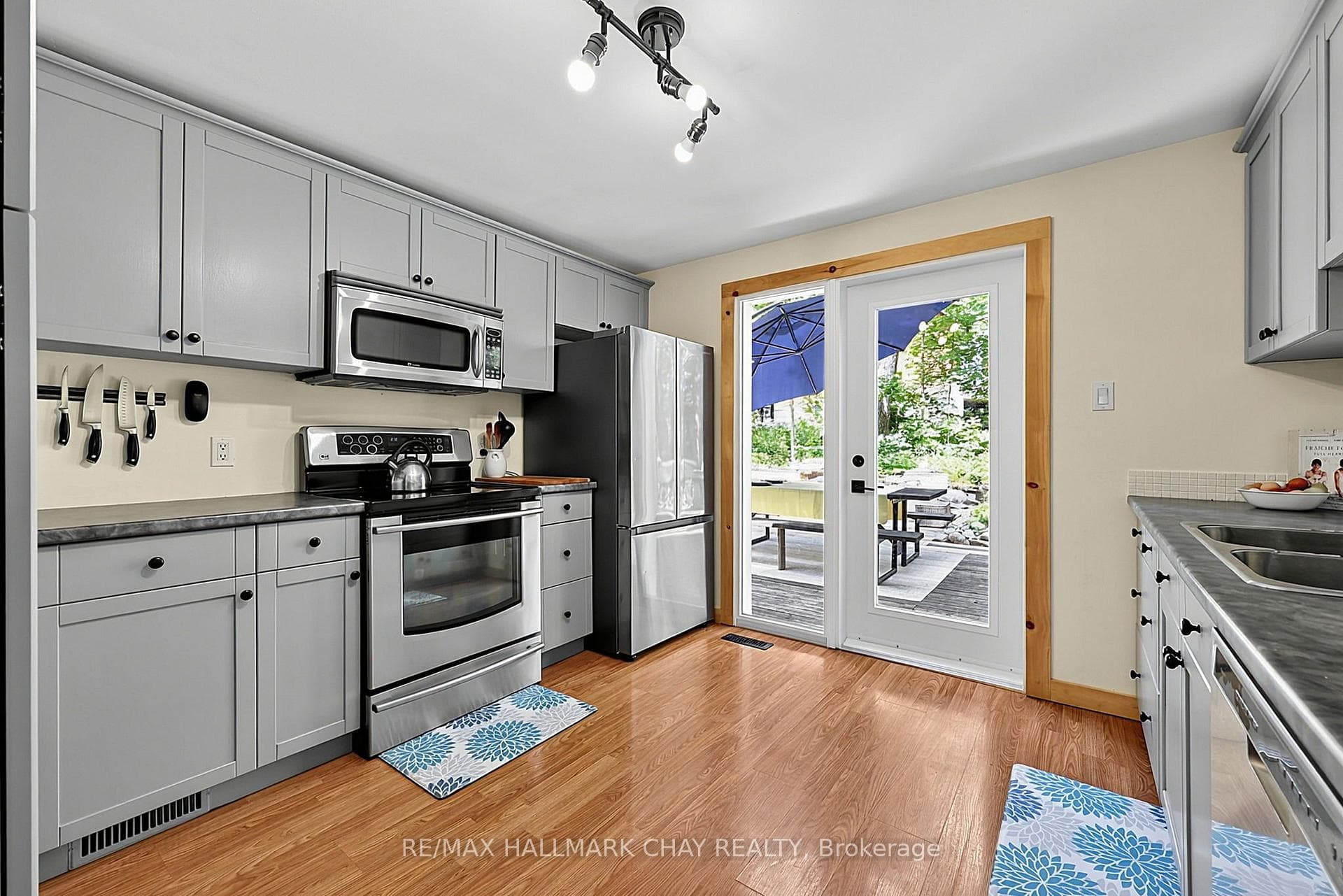 88 Huronwoods Drive photo 10