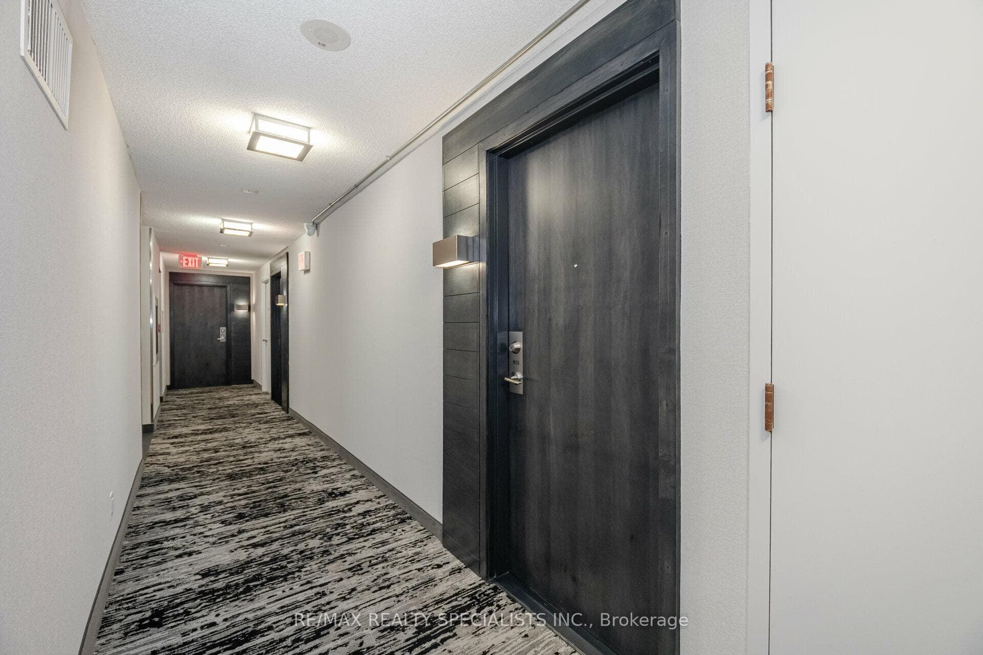 235 Sherway Gardens Road Unit 1609 photo 4