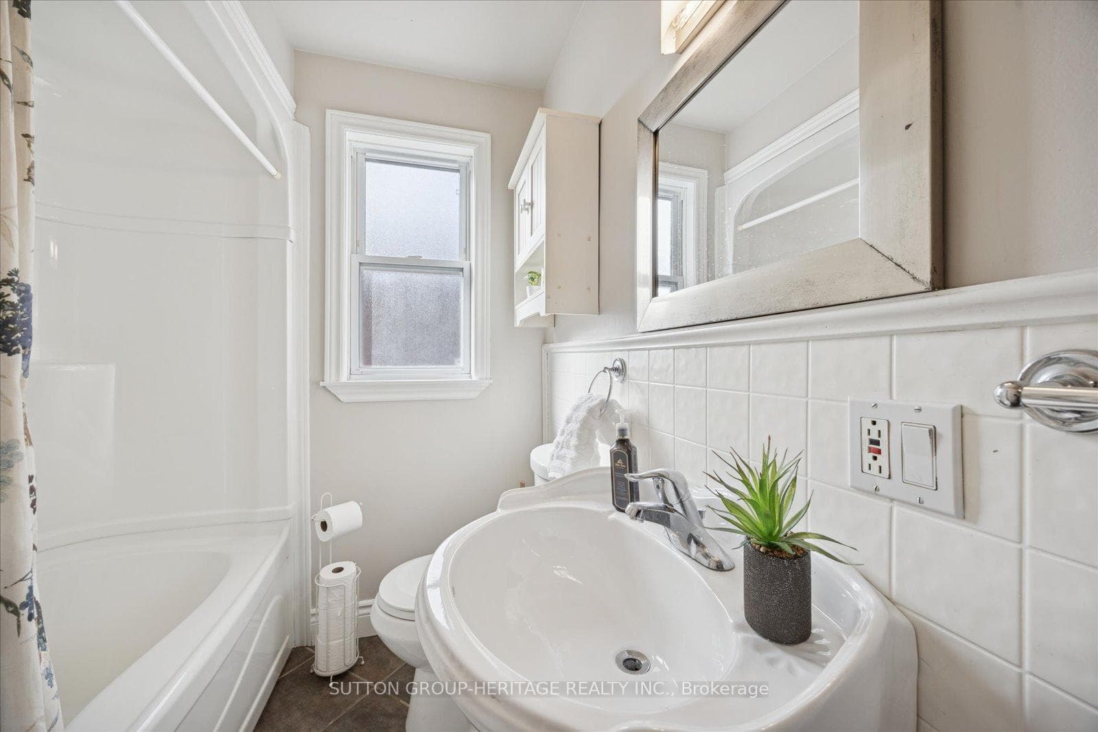 256 College Avenue photo 16