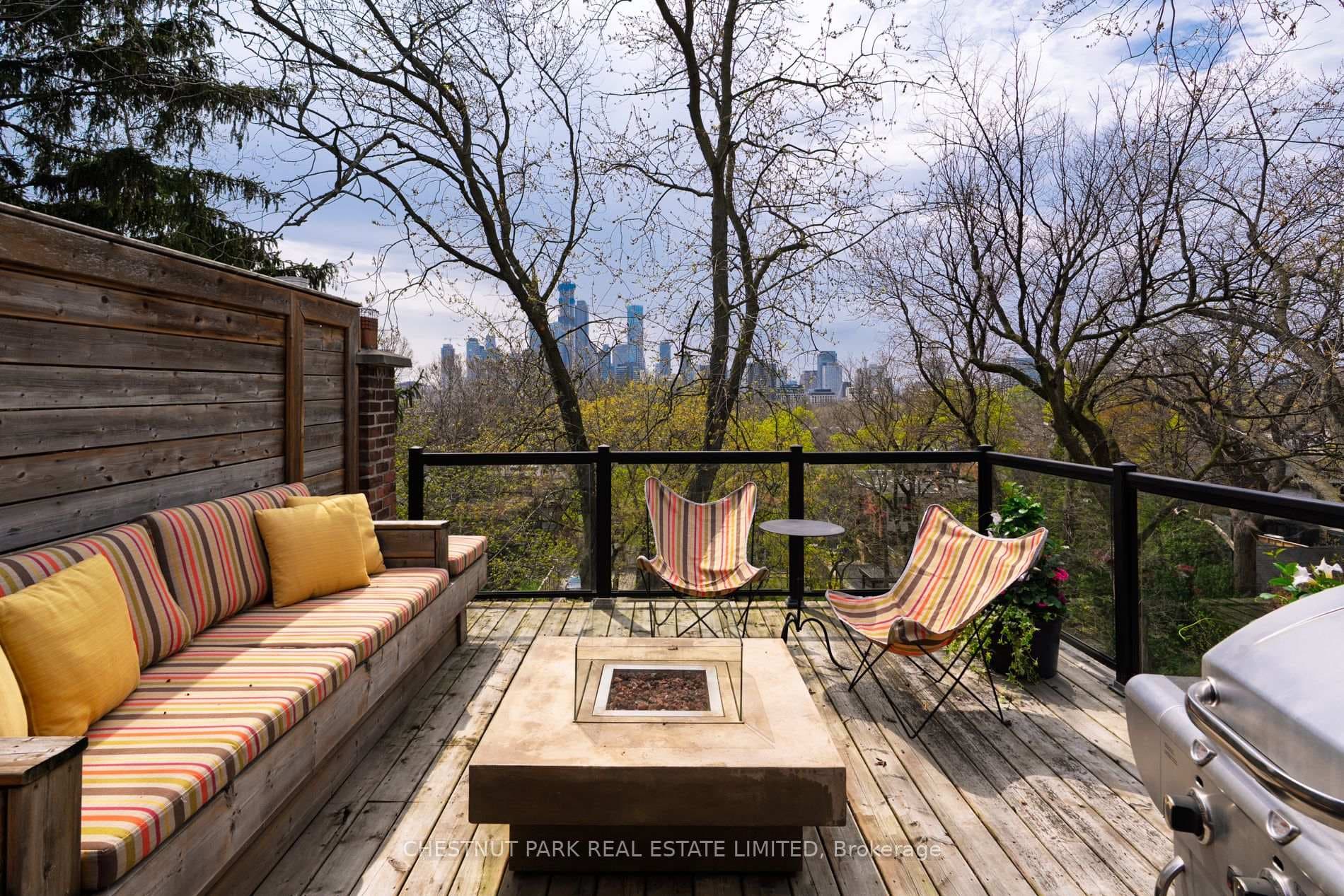 61 Woodlawn Avenue photo 1