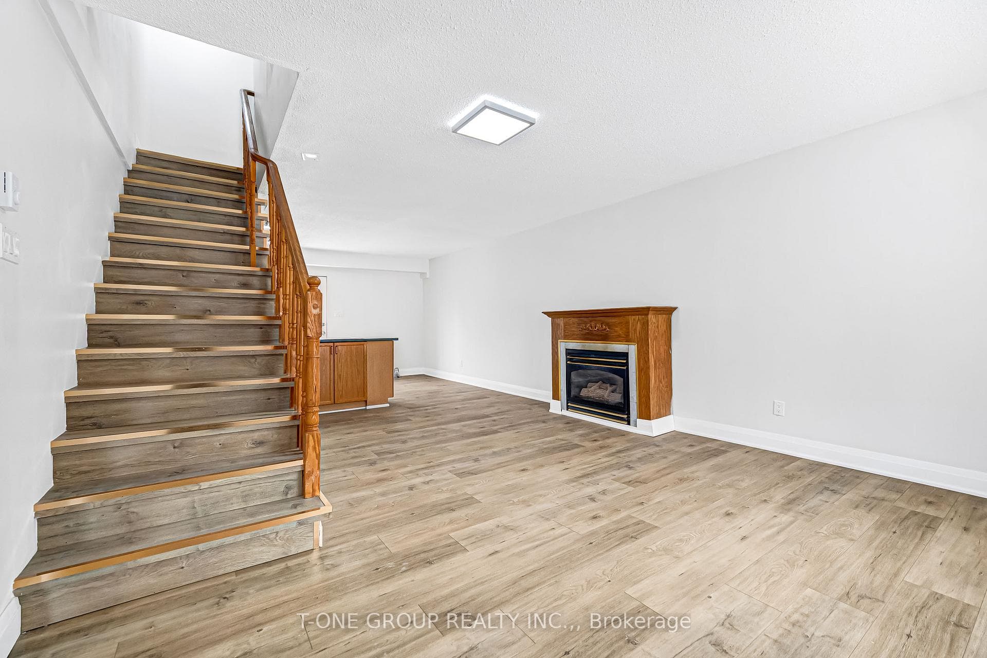 308 Miami Drive photo 21