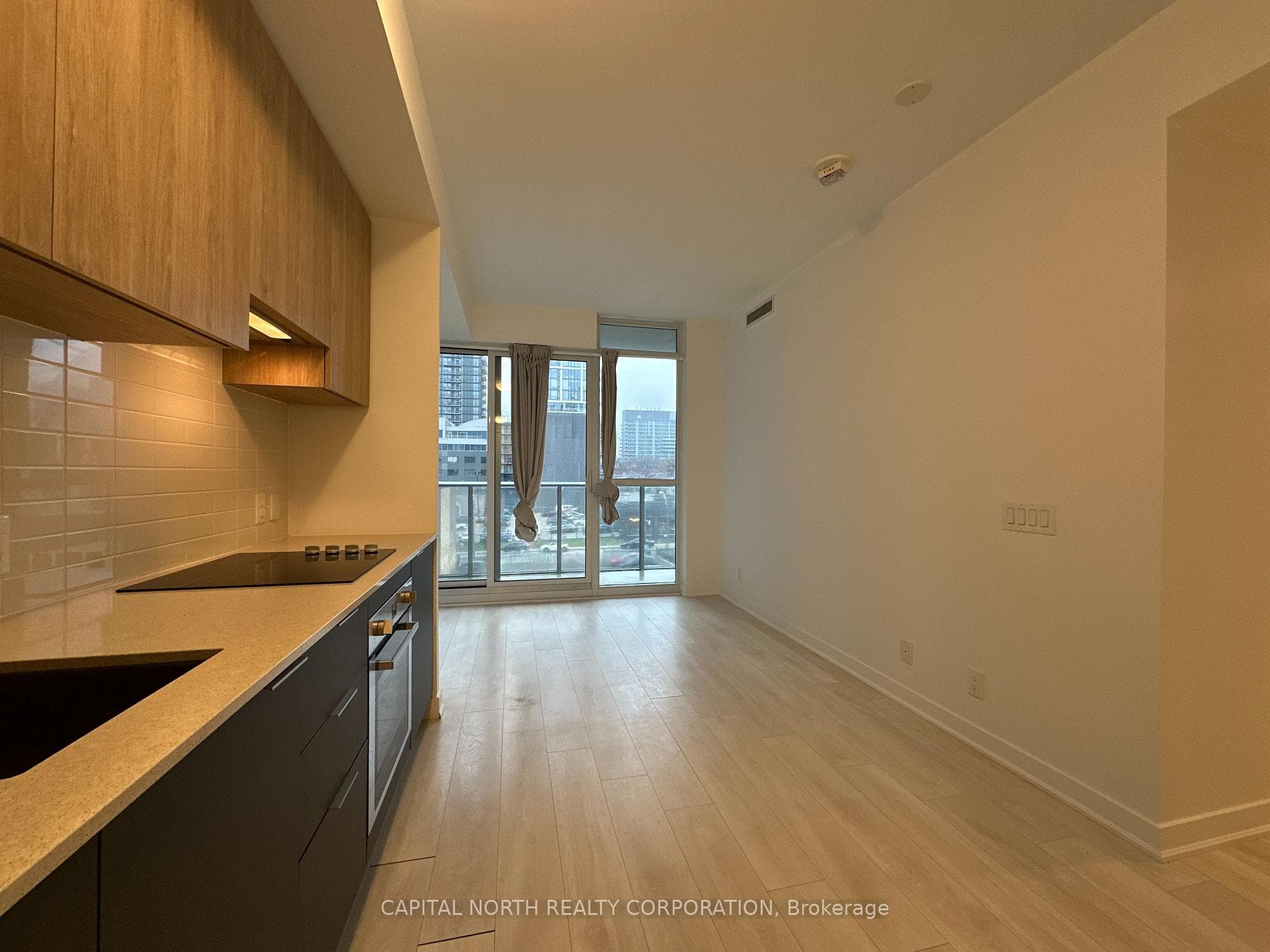 120 Parliament Street Unit 402 photo 3
