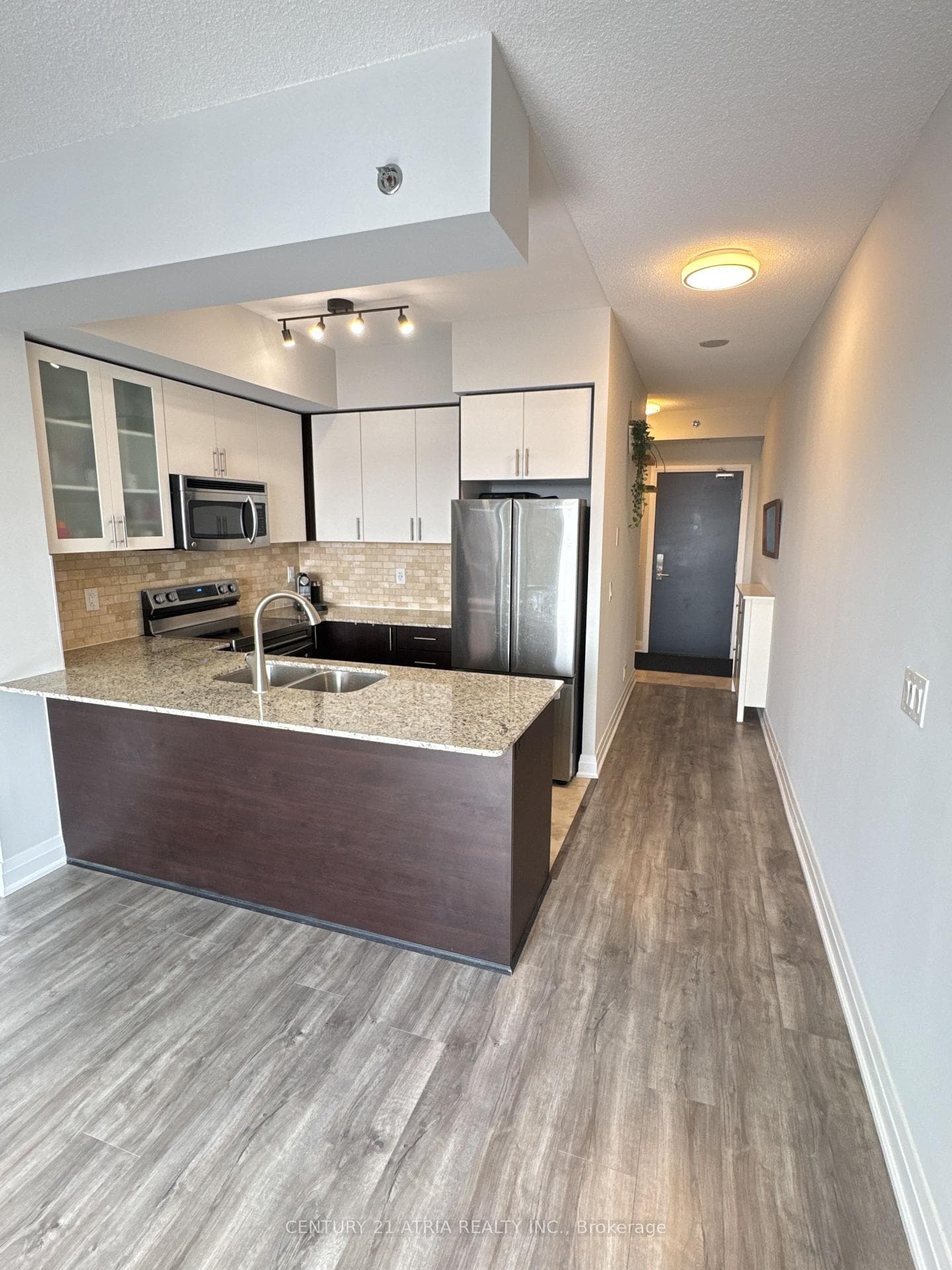 520 Steeles Avenue Unit 810 photo 14