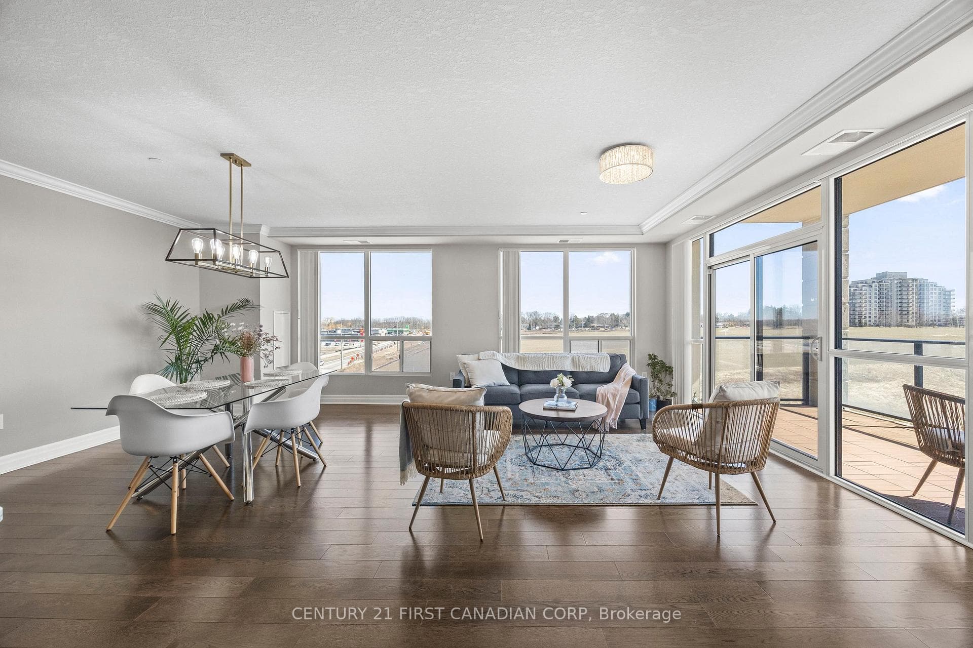 240 Villagewalk Boulevard Unit 605 photo 8