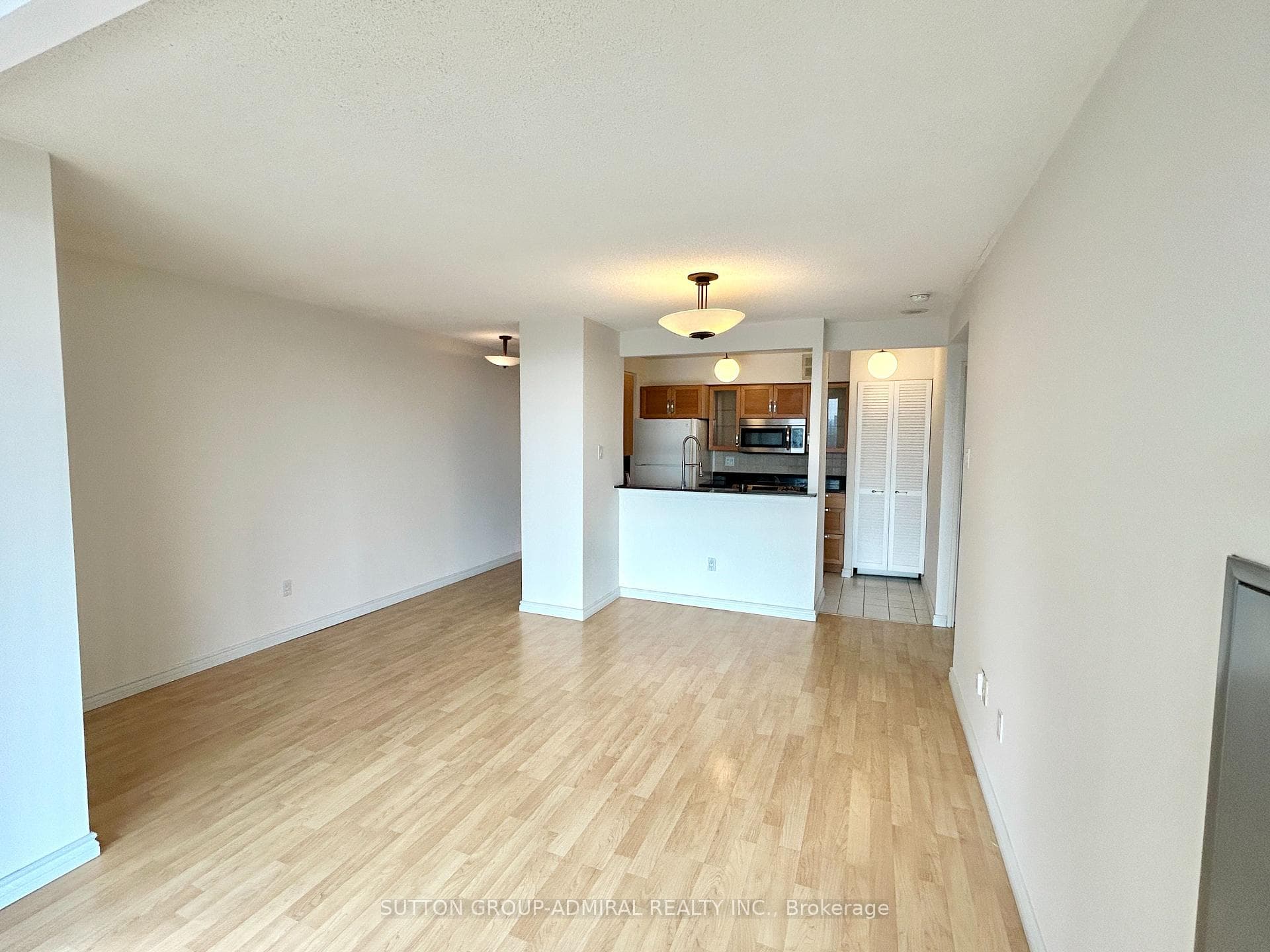 1055 Bay Street Unit 1611 photo 13