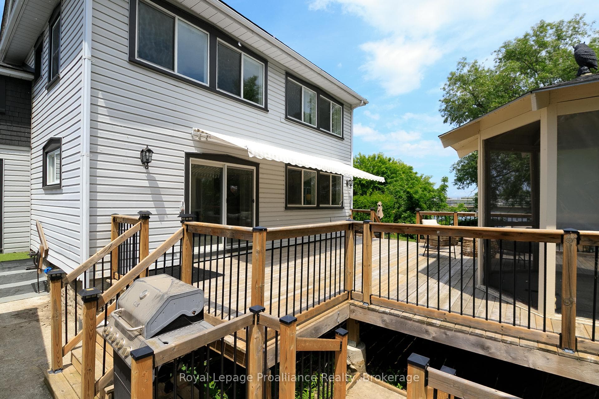 83 Moira Street photo 32
