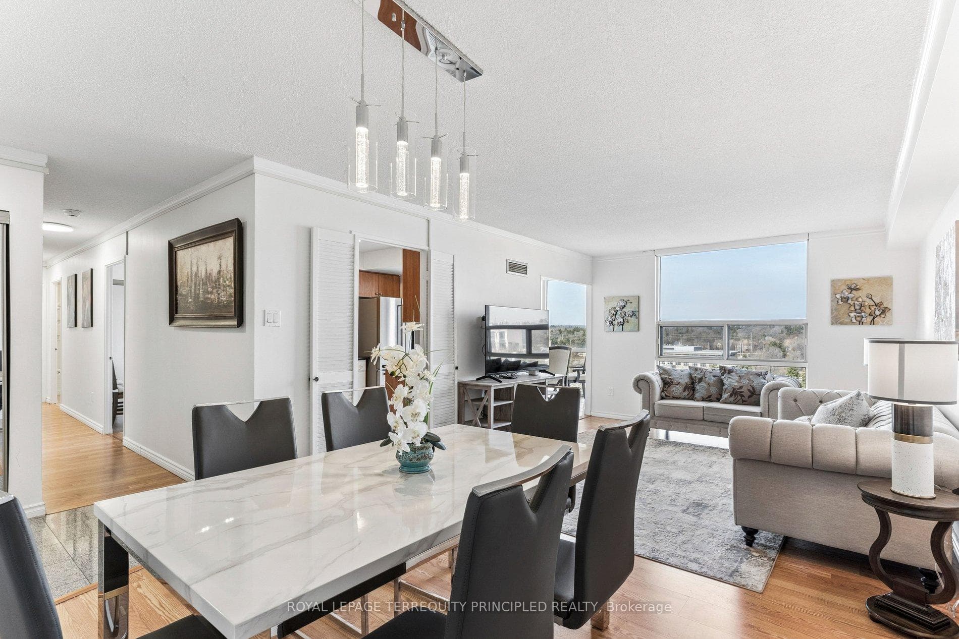 40 Harding Boulevard Unit 1001 photo 13
