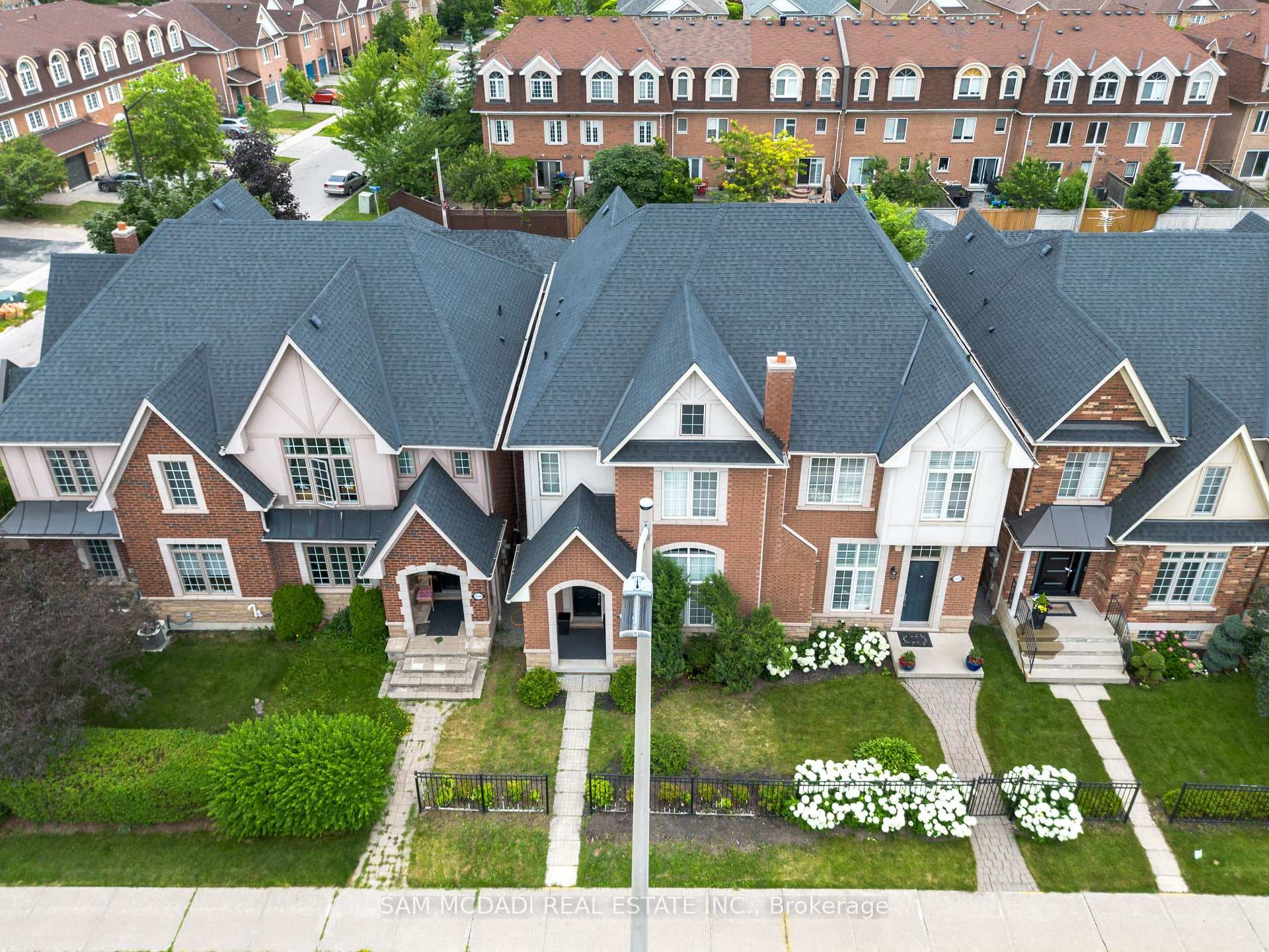 3330 Eglinton Avenue photo 3