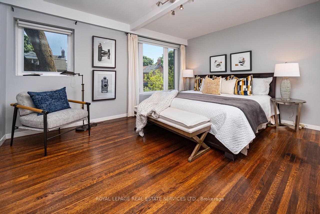 132 Bertmount Avenue photo 15