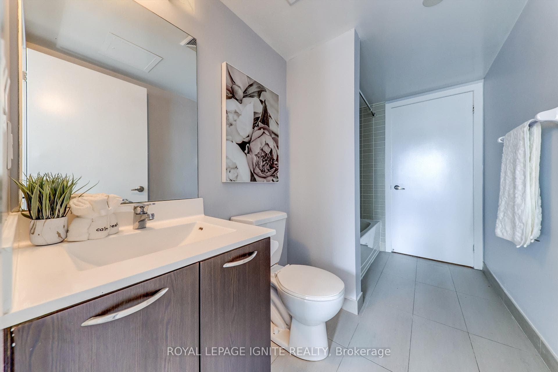 38 Joe Shuster Way Unit 722 photo 18
