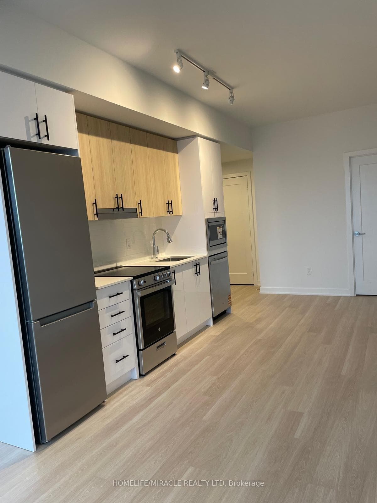 5105 Hurontario Street Unit 3102 photo 6