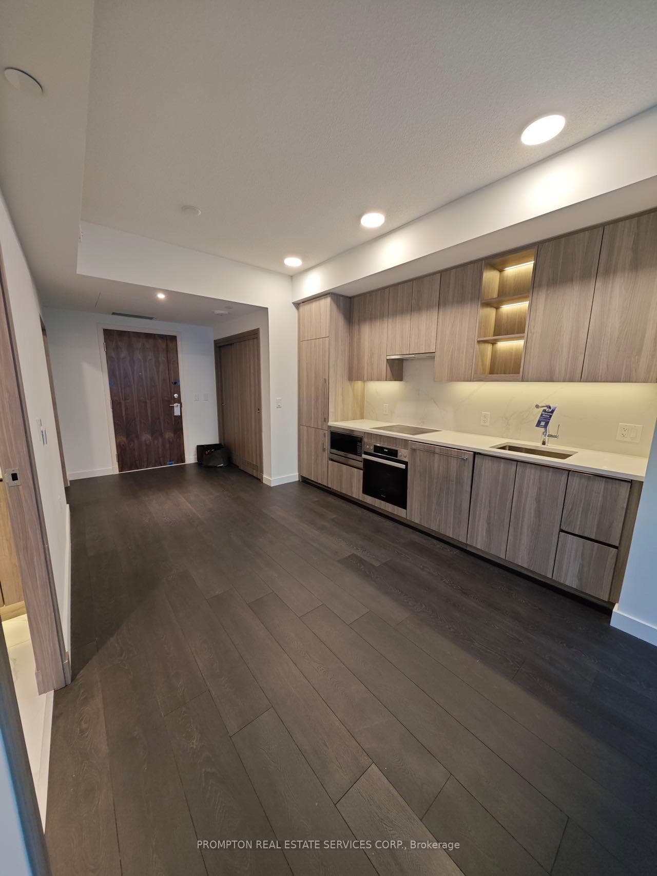 25 Mcmahon Drive Unit 102 photo 9