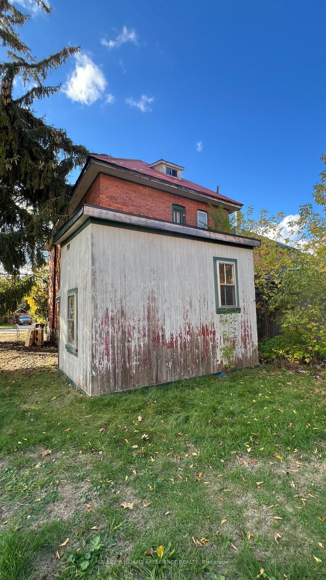 111 BEECH Street photo 15