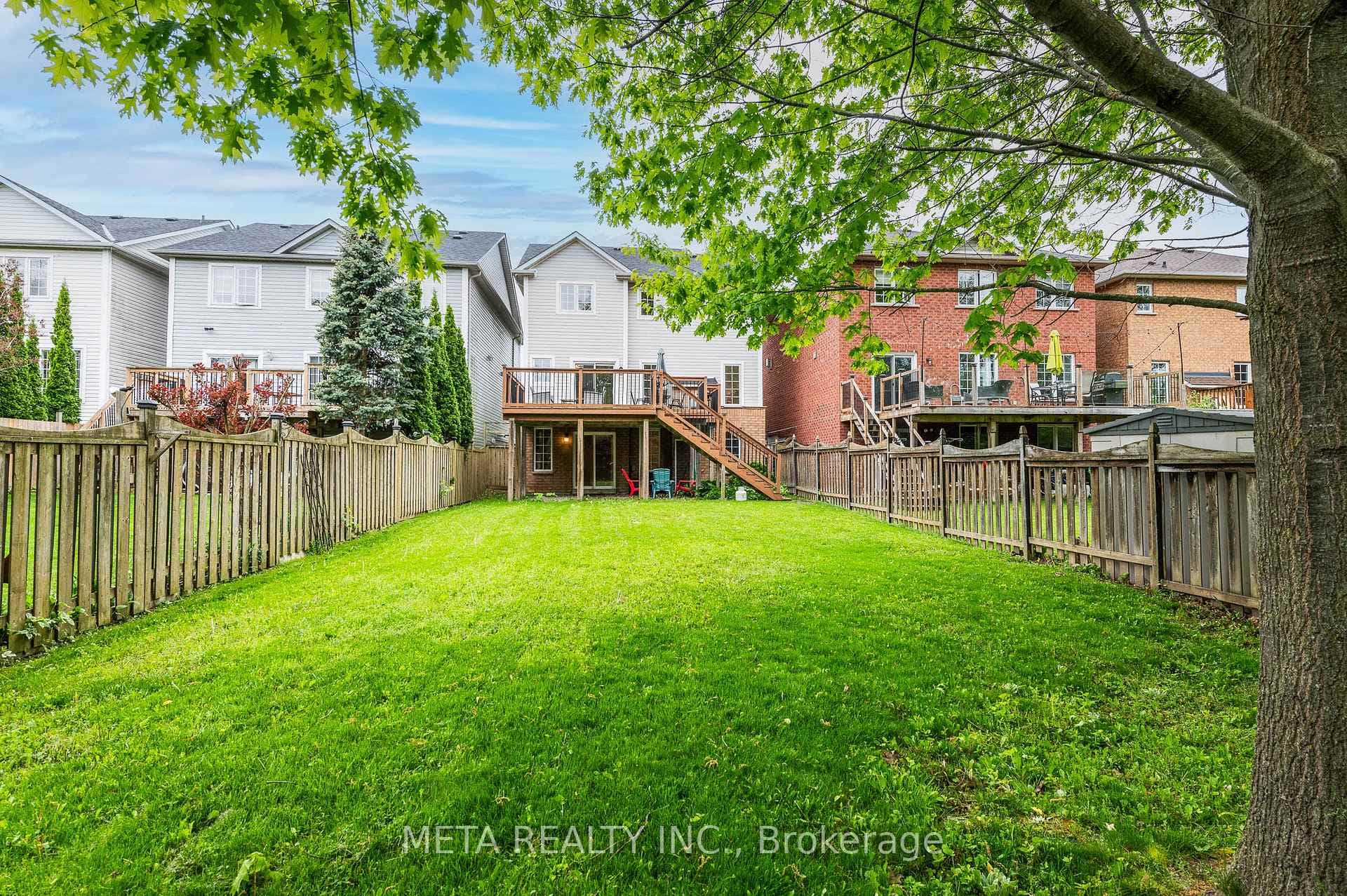 25 Hulley Crescent photo 36