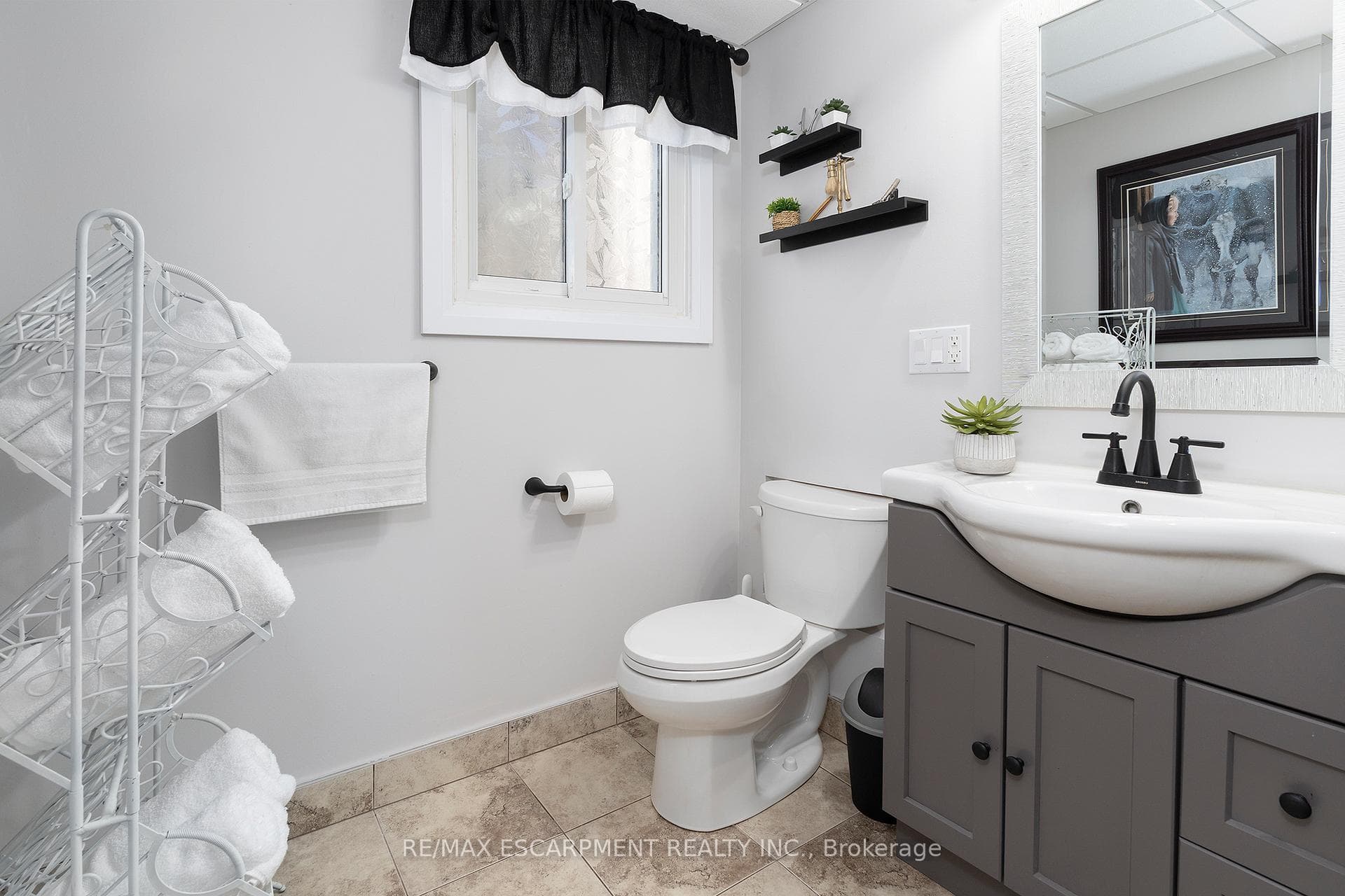 118 Westwood Crescent photo 23