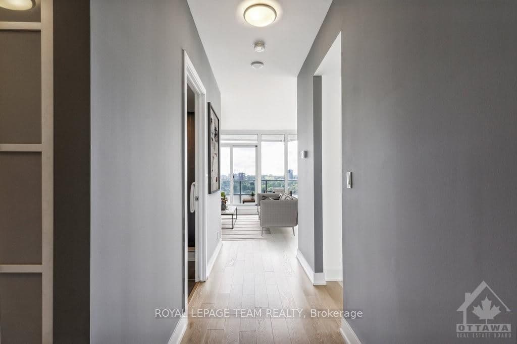 485 RICHMOND Road Unit 1710 photo 7