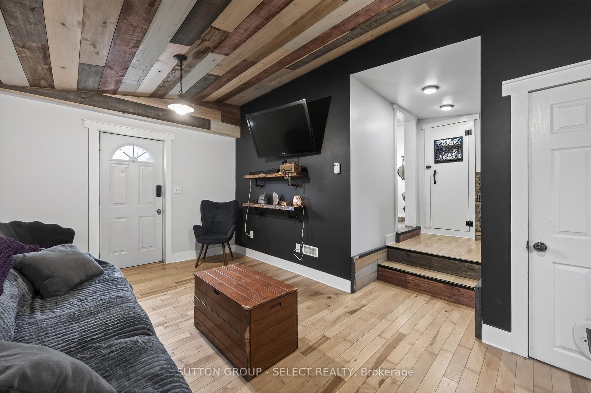 152 Elm Street photo 5