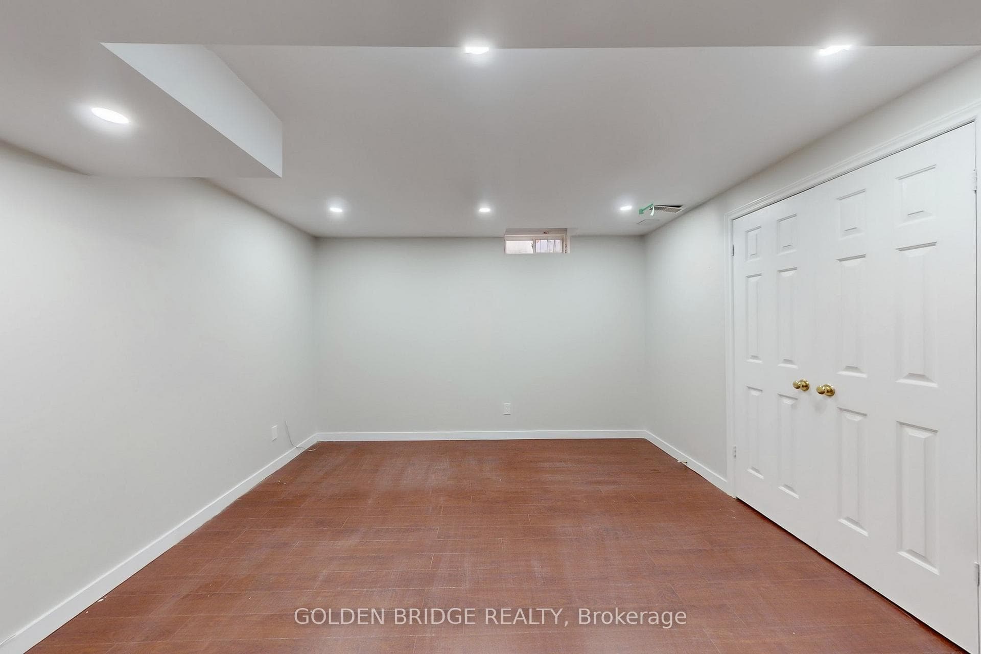 158 Worthington Avenue photo 41