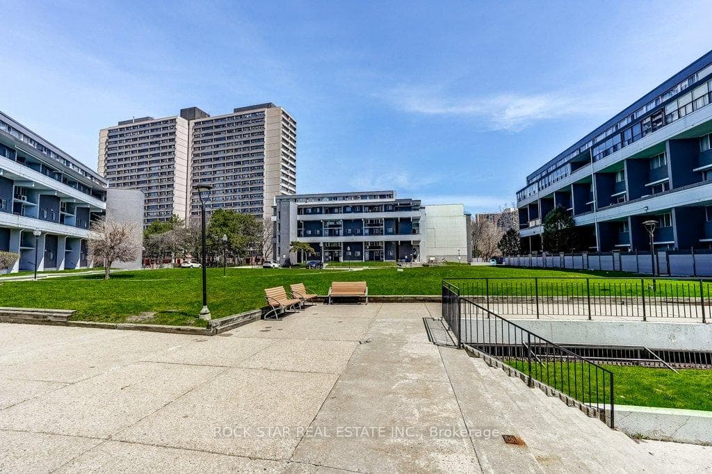10 Sunny Glenway Unit 1711 photo 2