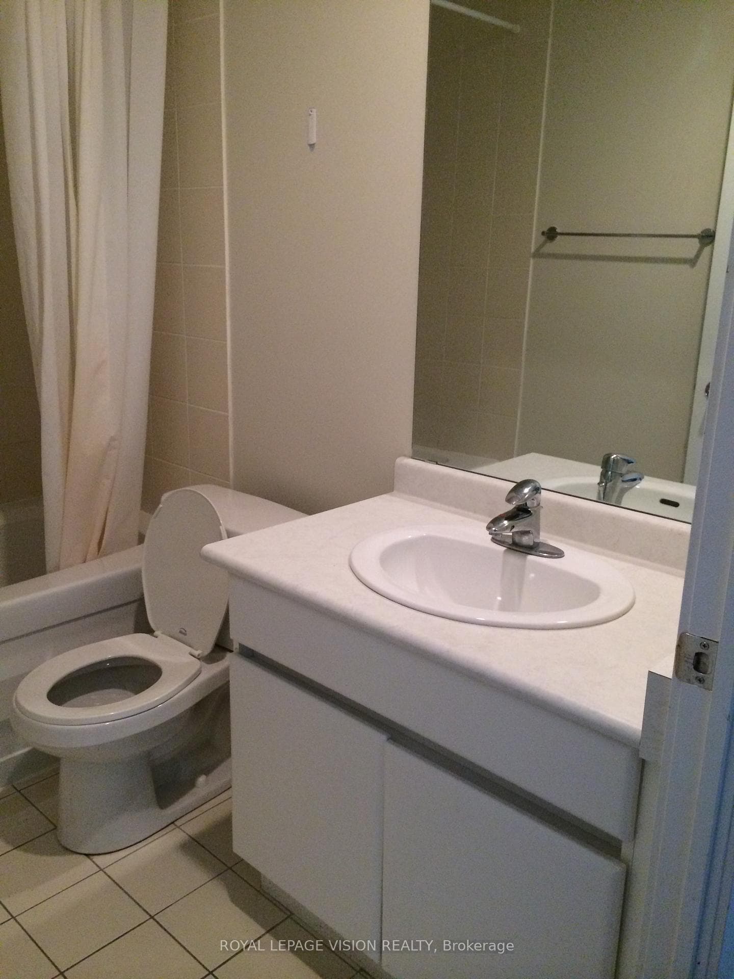 30 Canterbury Place Unit 1708 photo 8