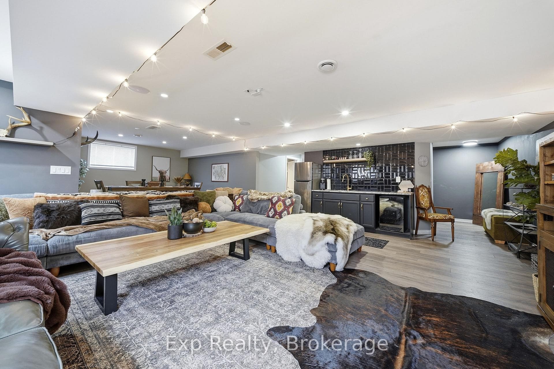 7 Tessa Boulevard photo 31