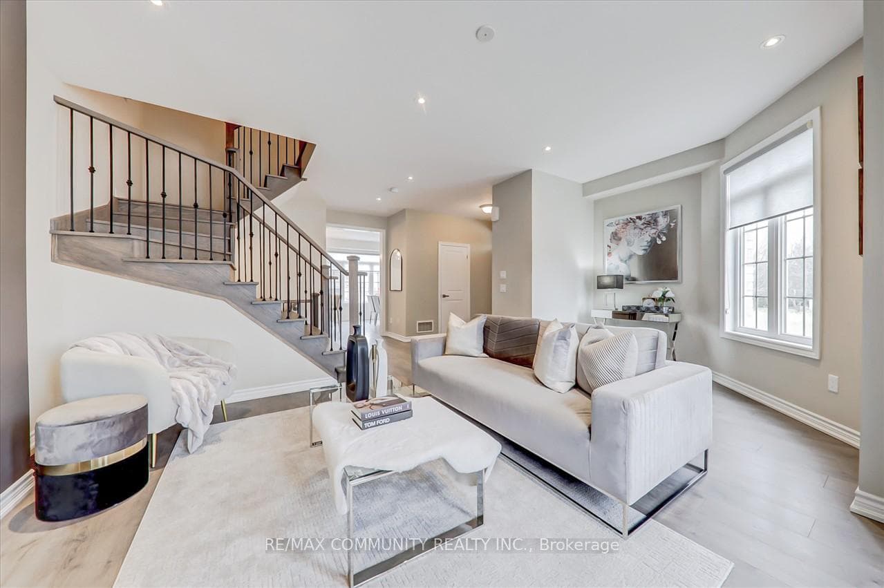 2 Drayton Avenue photo 9