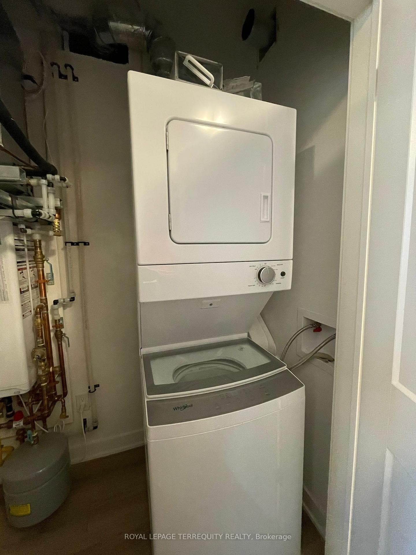 312 Erb Street Unit 609 photo 12