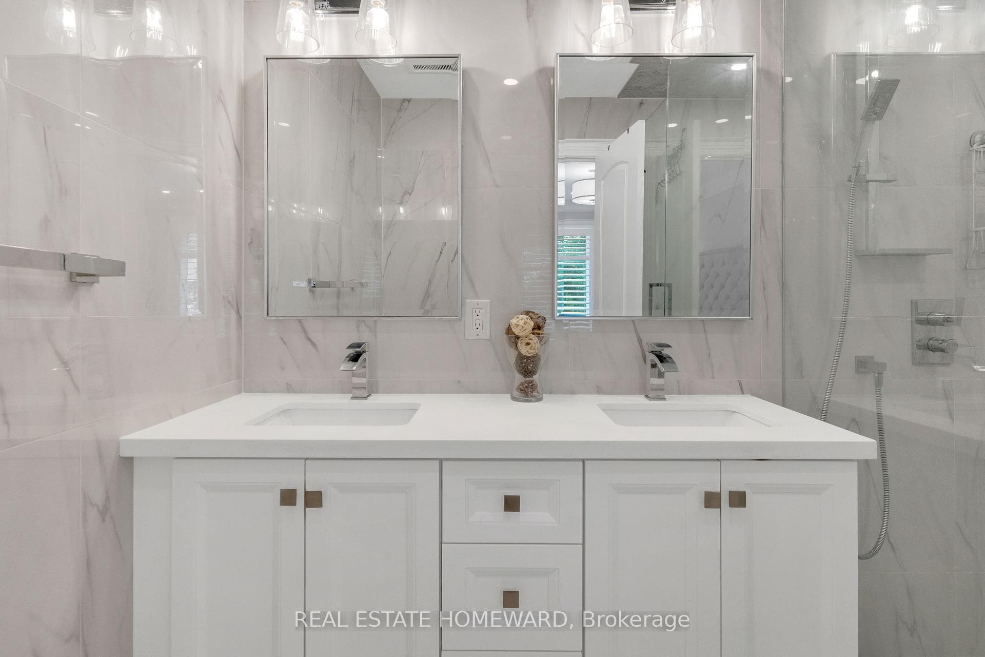 109B Robinson Avenue photo 21