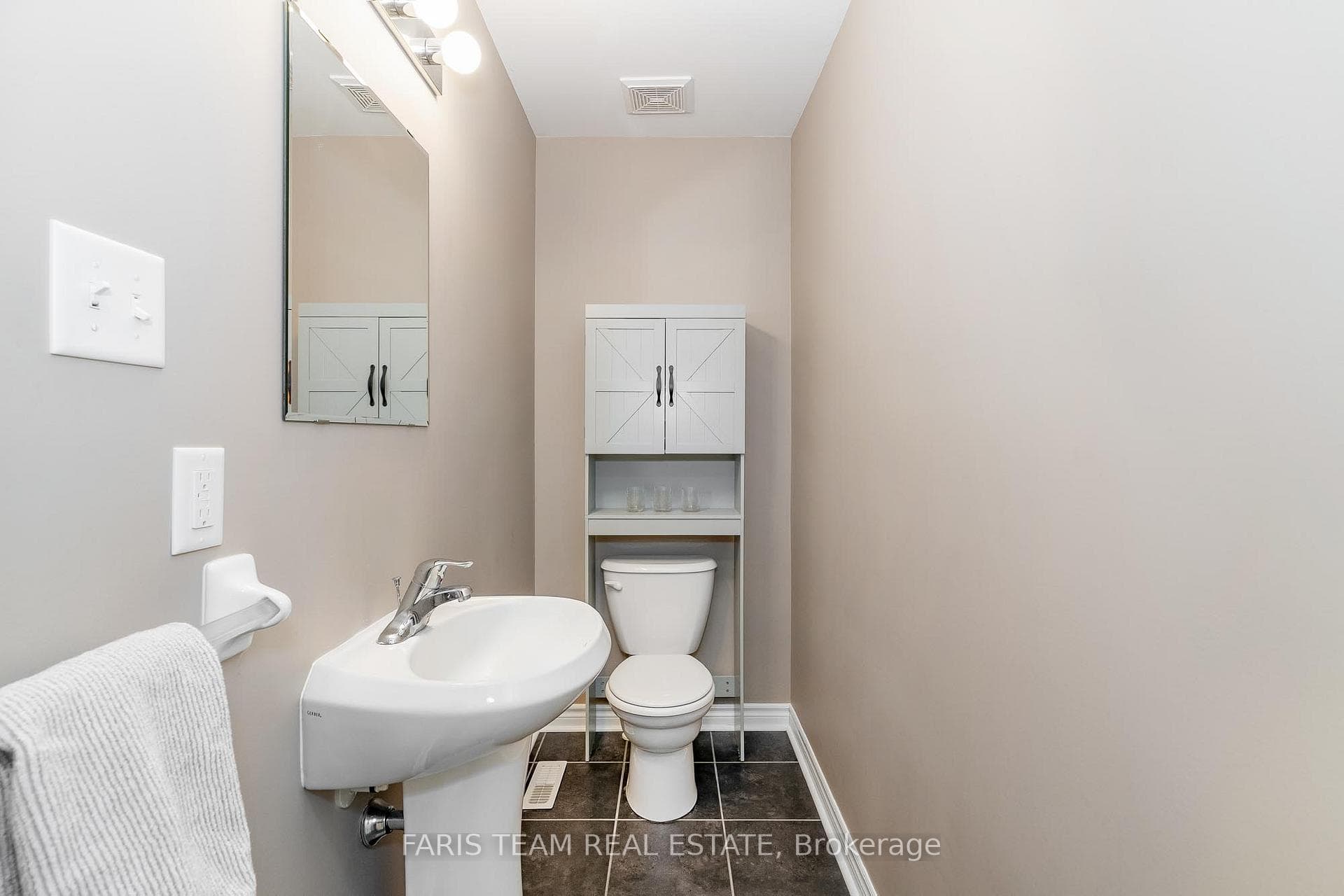 165 Banting Crescent photo 9