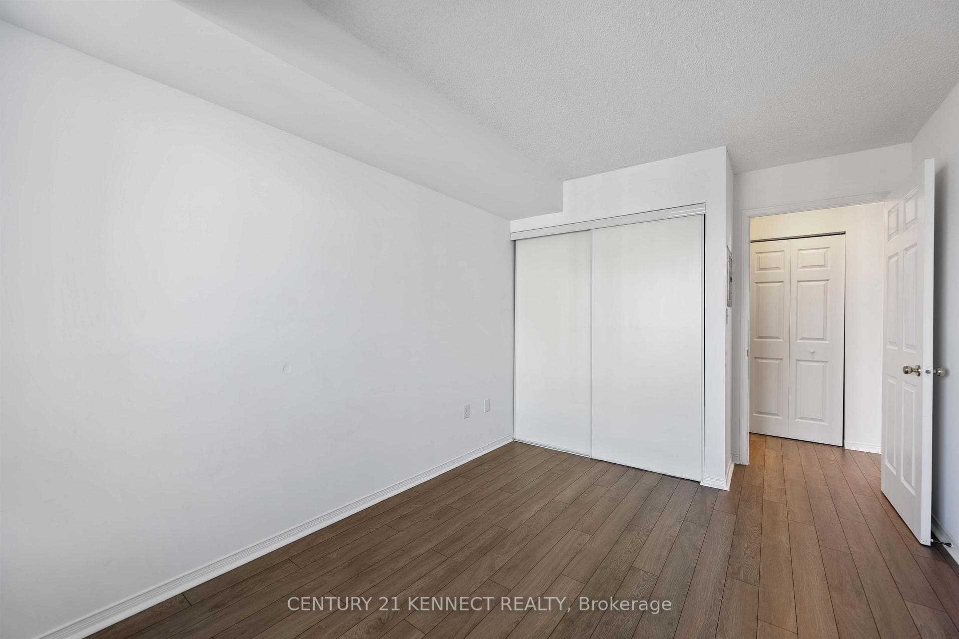 3 Pemberton Avenue Unit 1506 photo 17