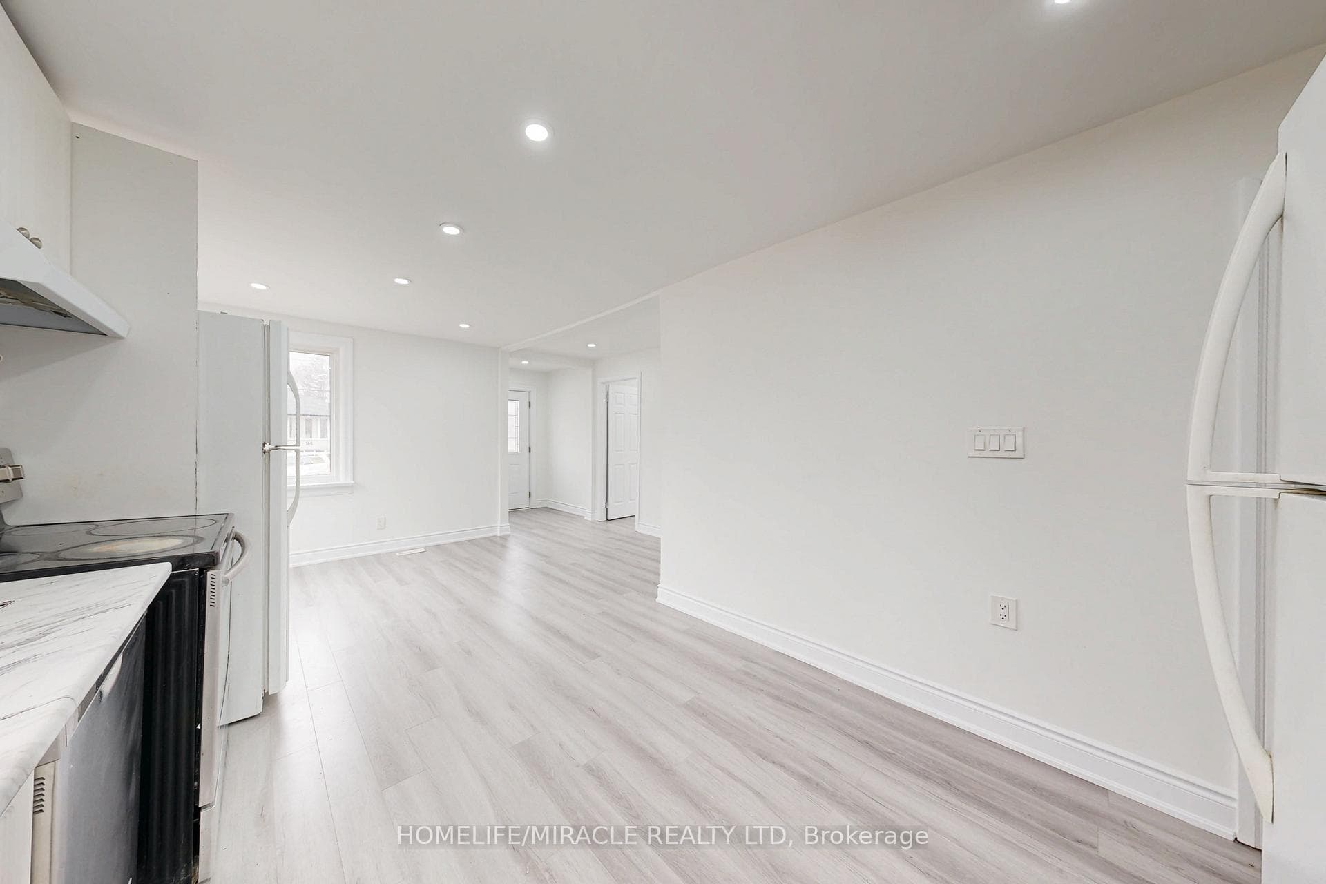 91 Wellington Street photo 15