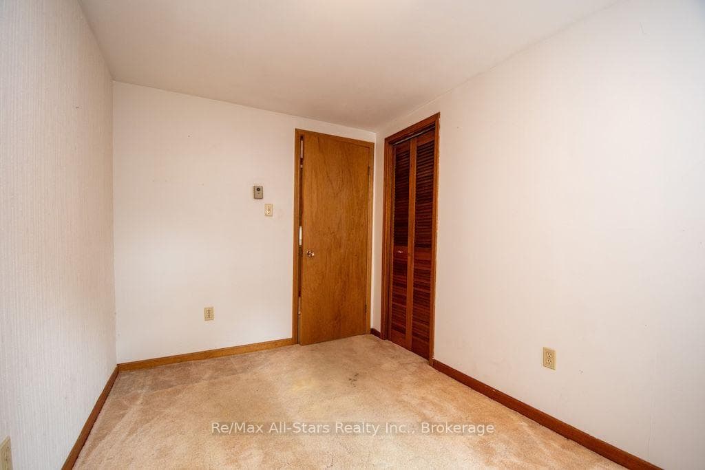 9 Jones Avenue photo 18
