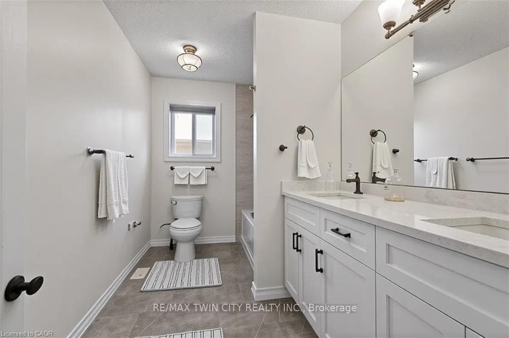 352 Chokecherry Crescent photo 13