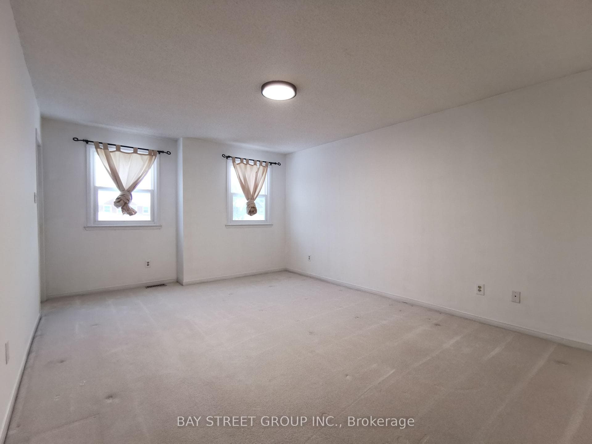 35 Couperthwaite Crescent photo 9