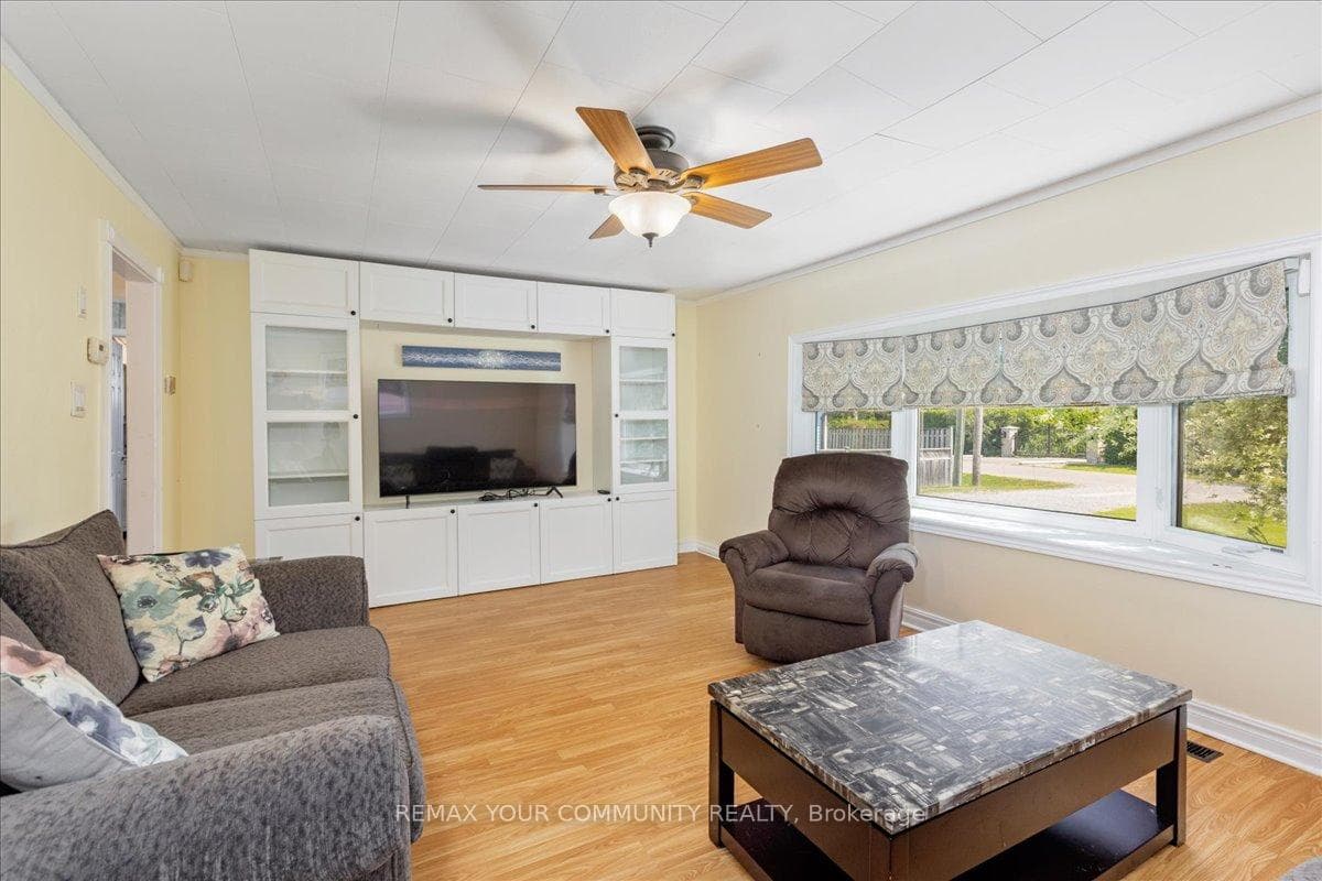 17 Farley Circle photo 15