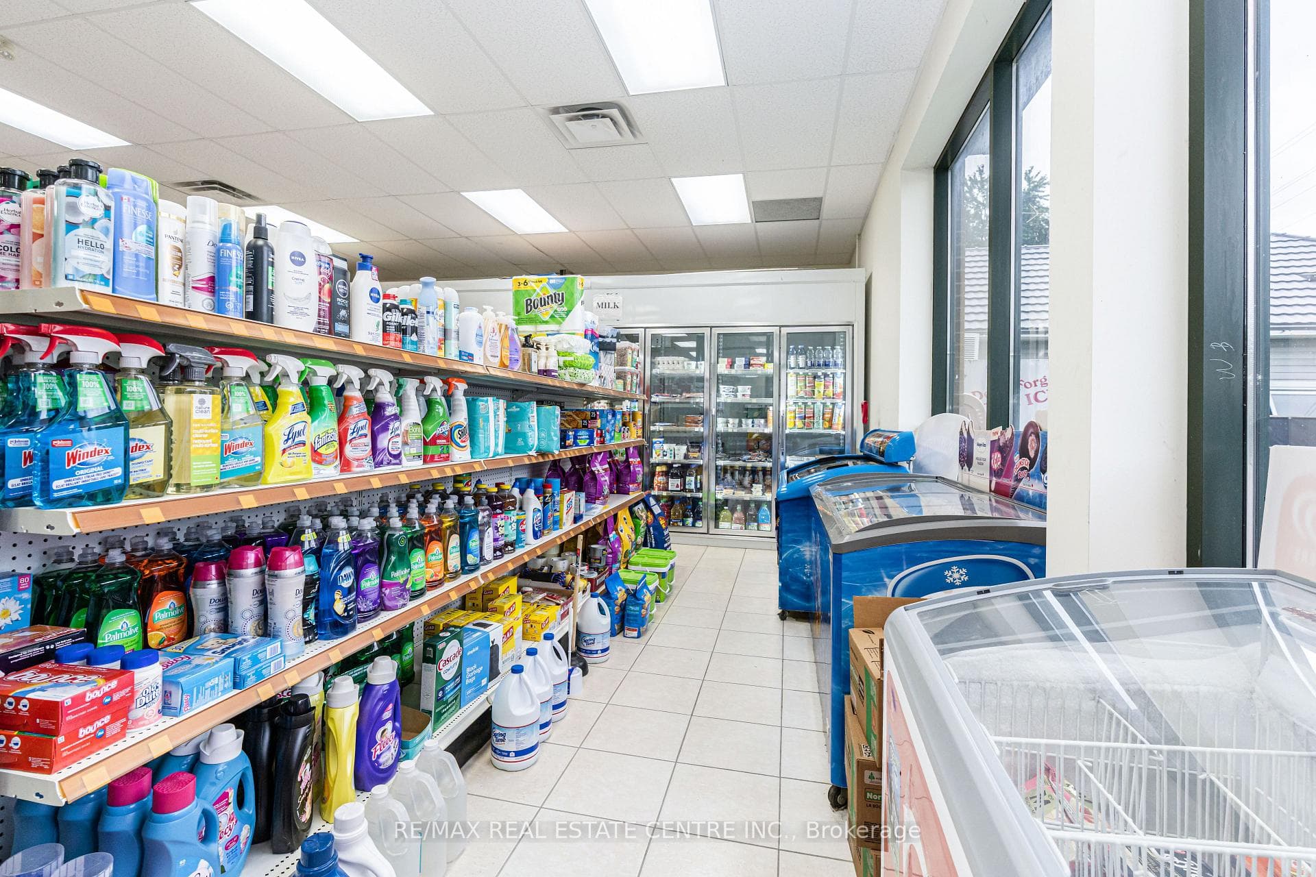 937002 Airport Road photo 11