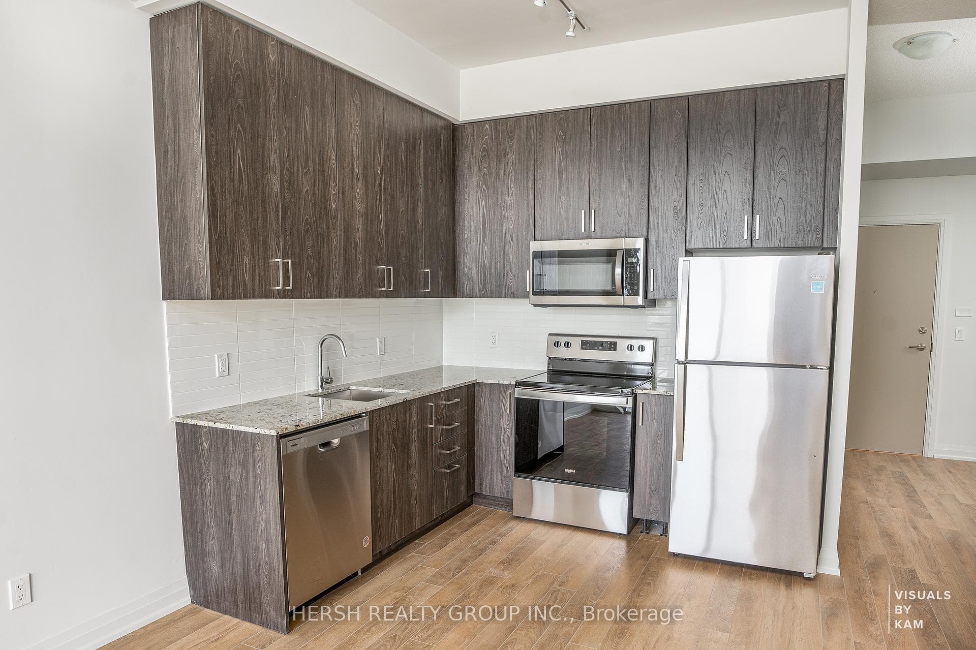 20 Meadowglen Place Unit 2707 photo 5
