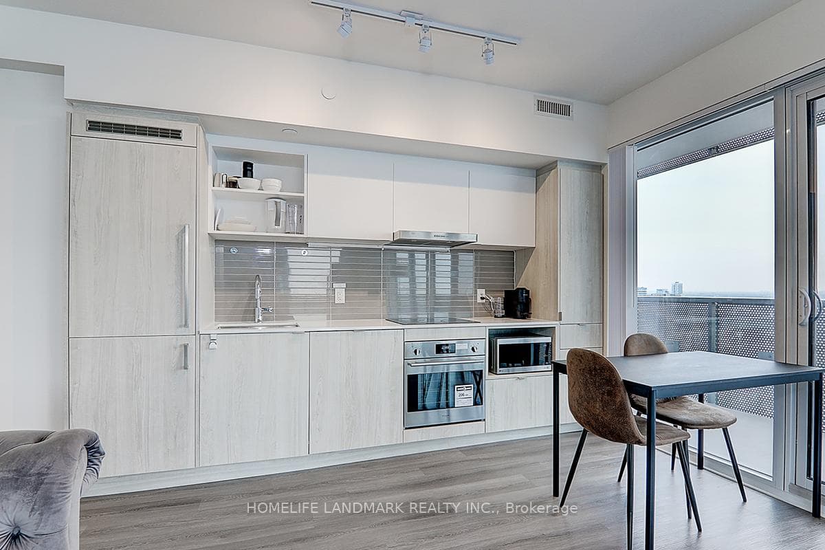 138 Downes Street Unit 3307 photo 10
