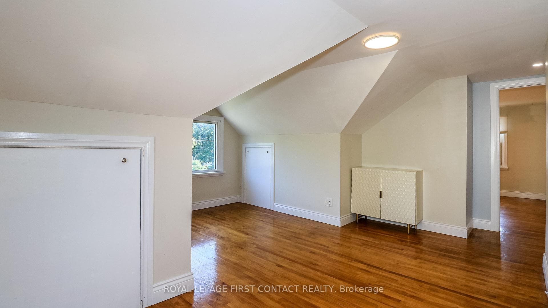 47 Campbell Avenue photo 29