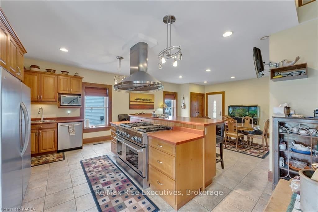 285 THOMAS Street photo 11
