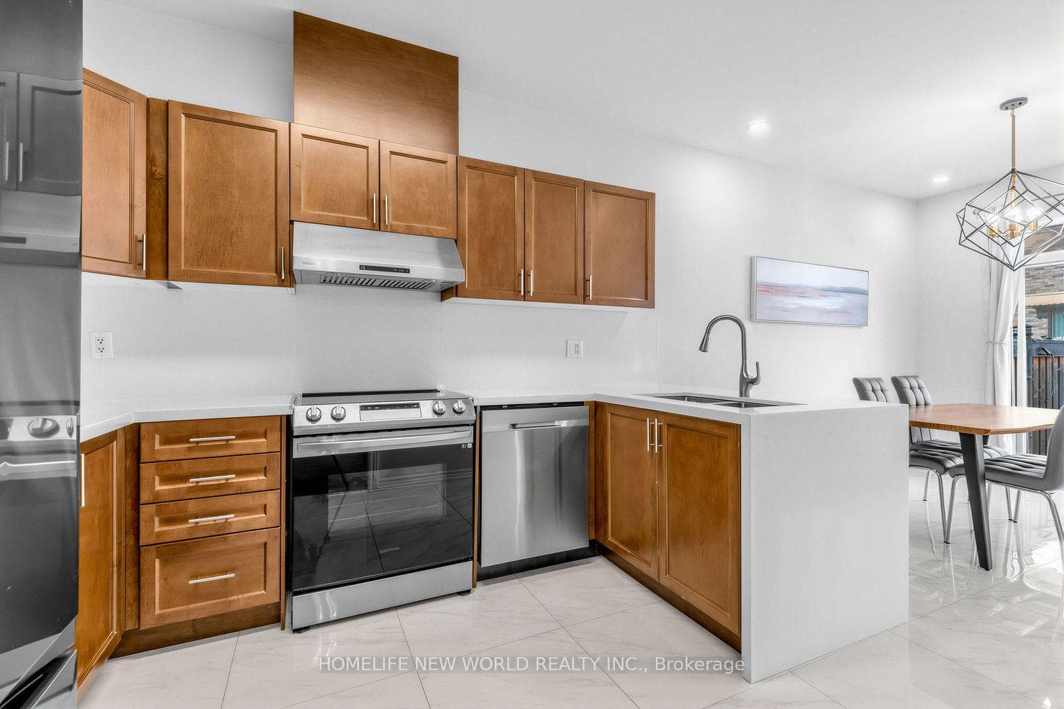 26 Living Crescent photo 16