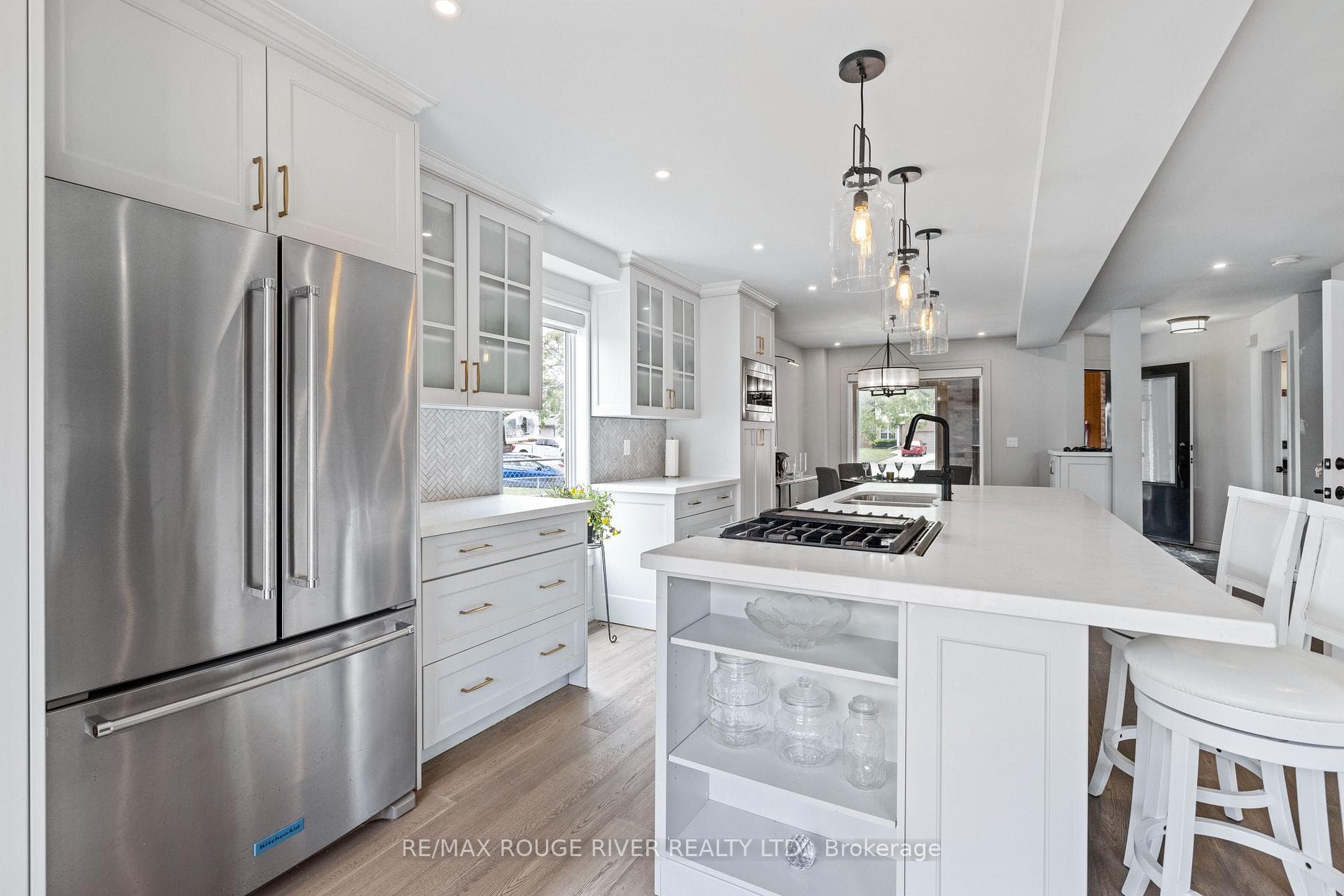 960 Fraser Court photo 7