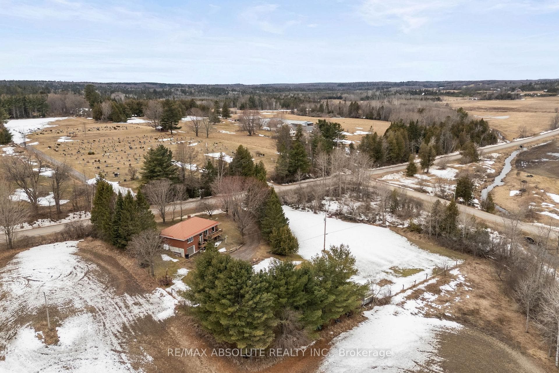 864 McLachlan Road photo 33