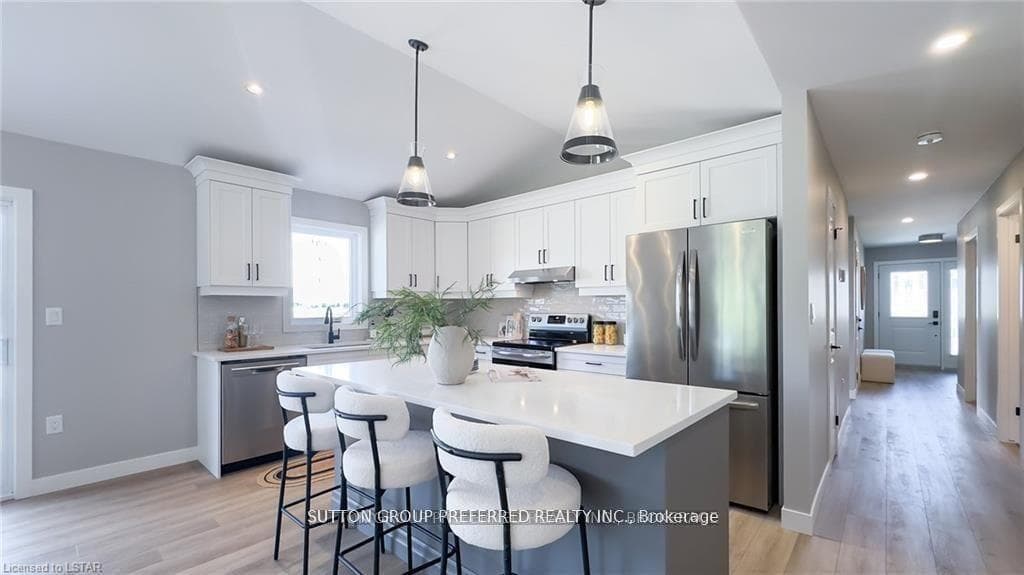 246 BEECH Street photo 11