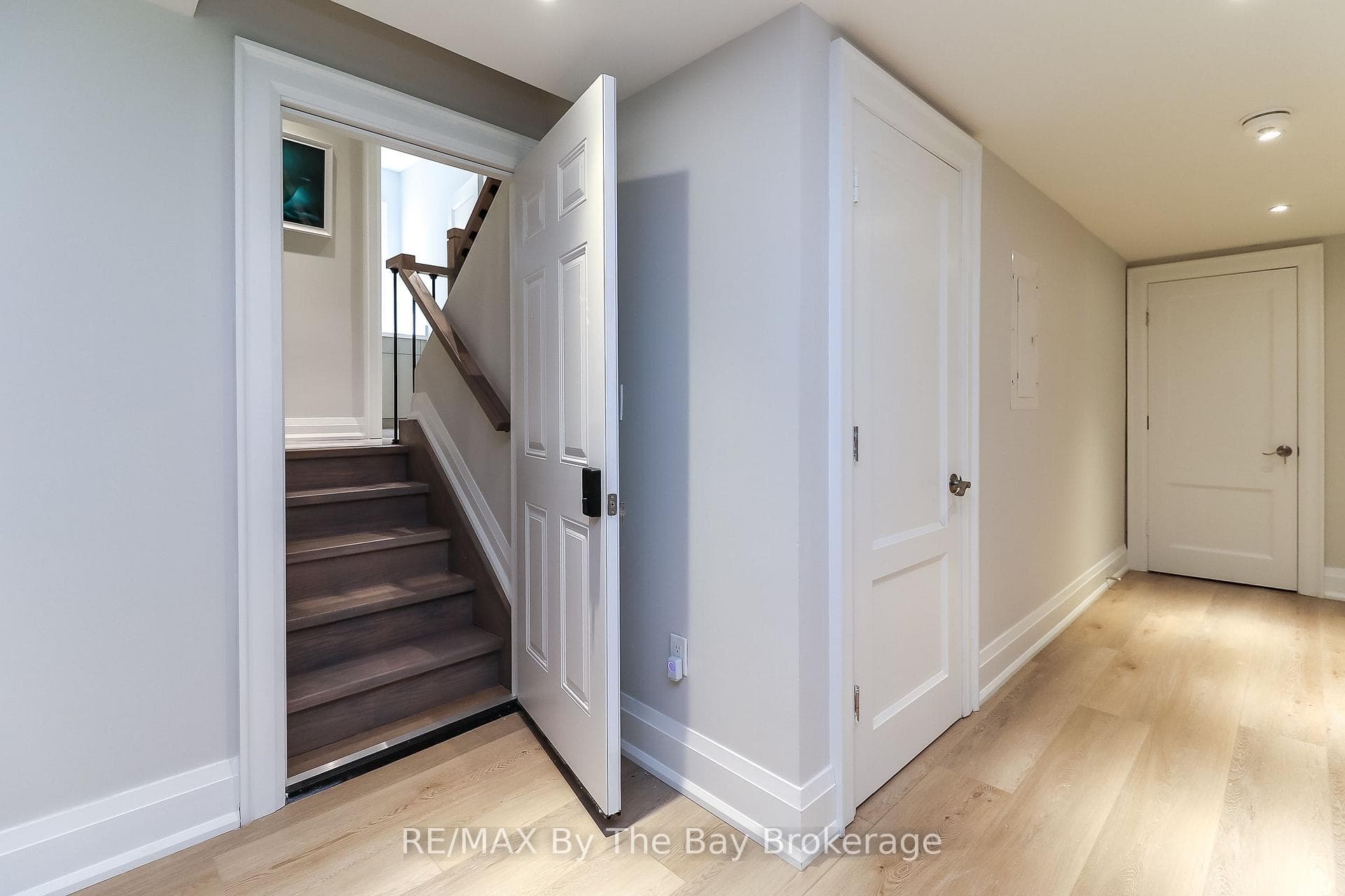 35 48TH Street photo 42