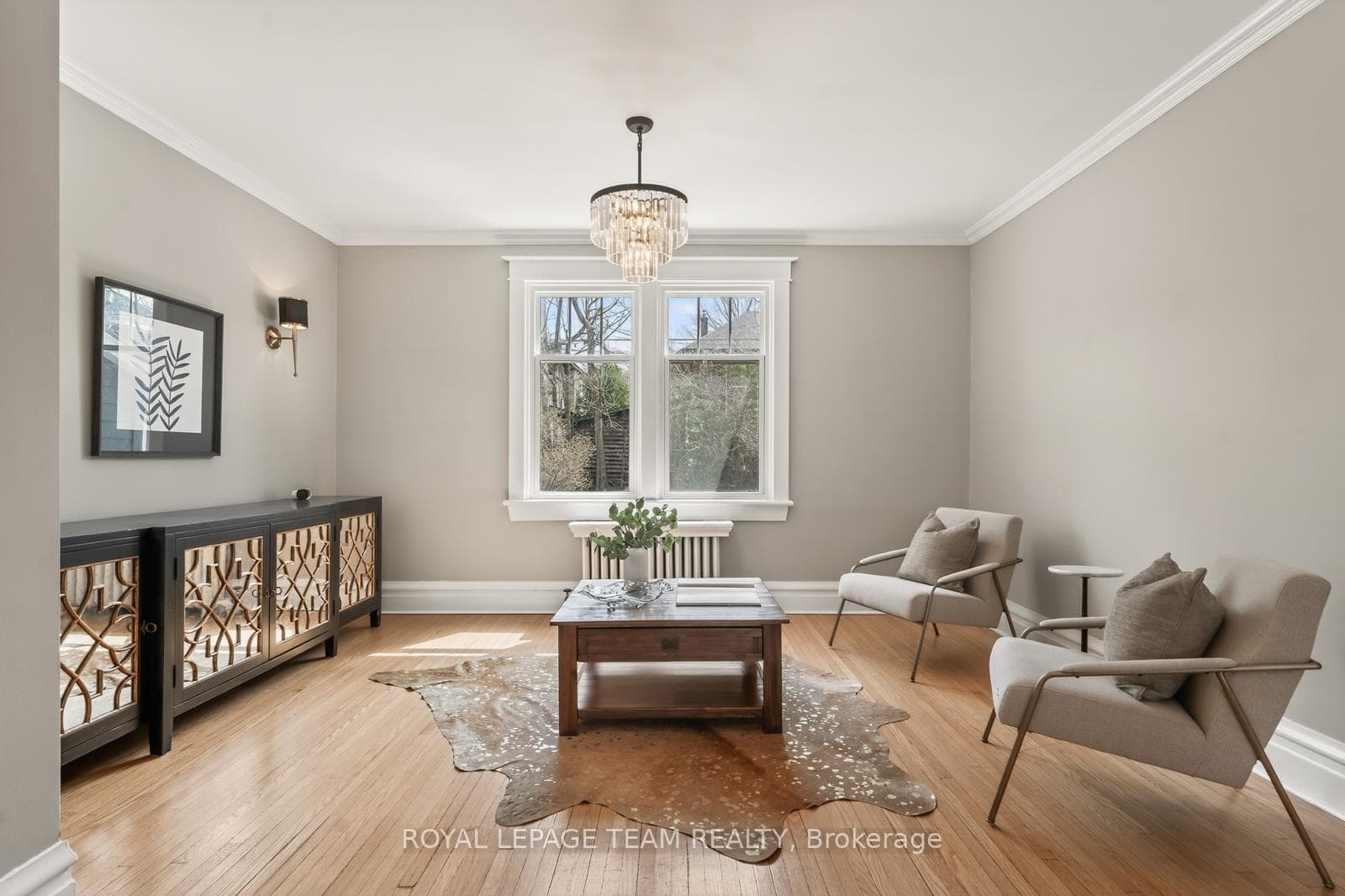 318 CLEMOW Avenue photo 2
