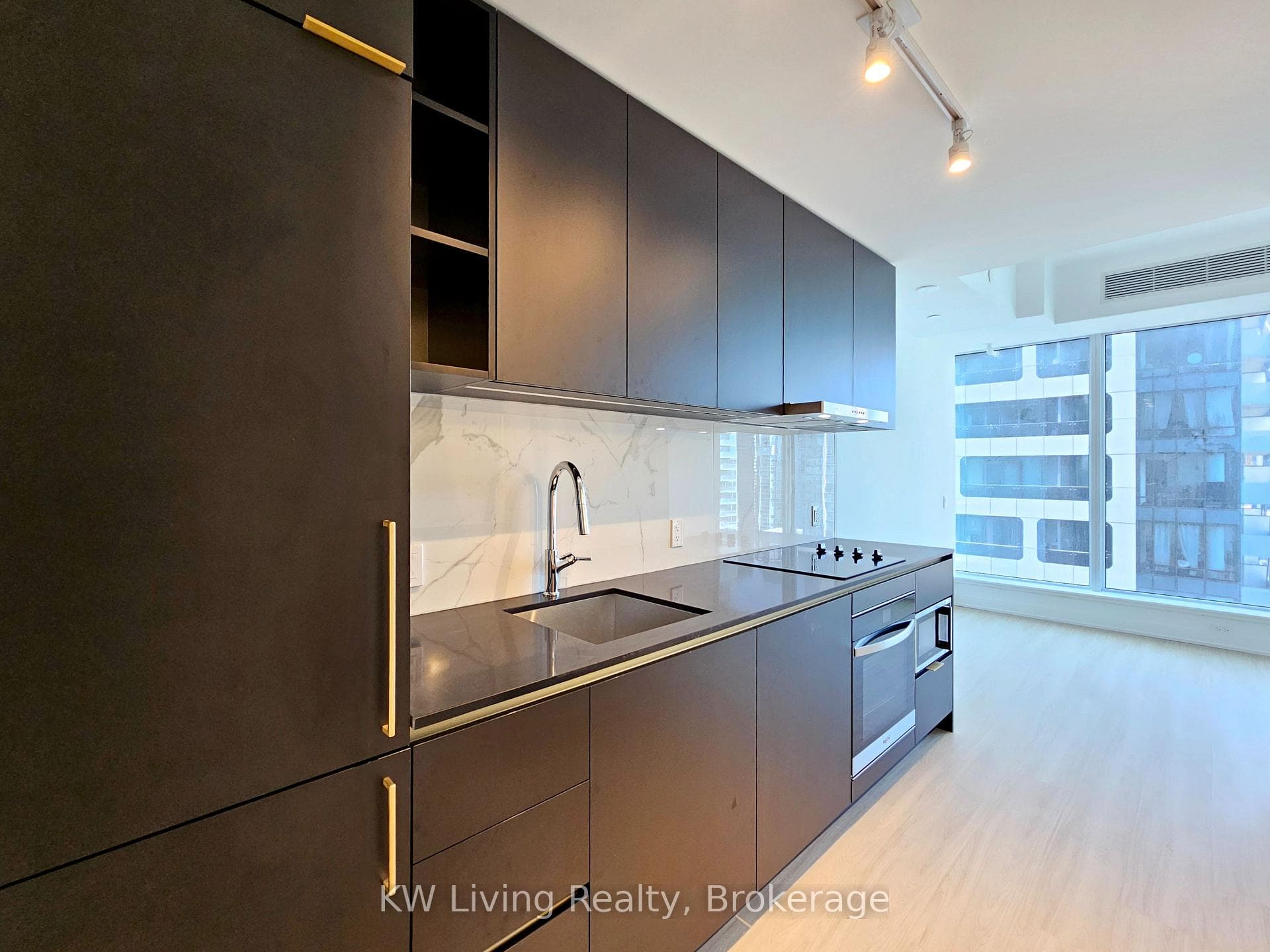 8 Wellesley Street Unit 3208 photo 1